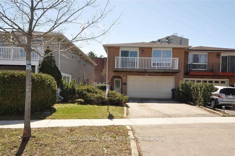 92 Heatherside Drive Main Property Photo 1