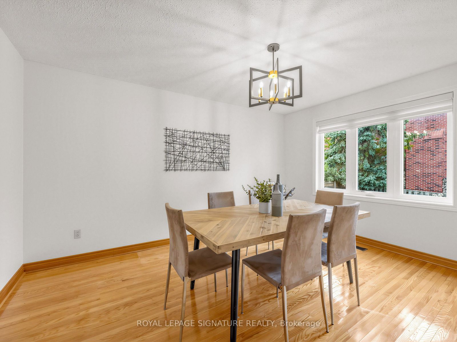30 Invermarge Drive Property Photo 11