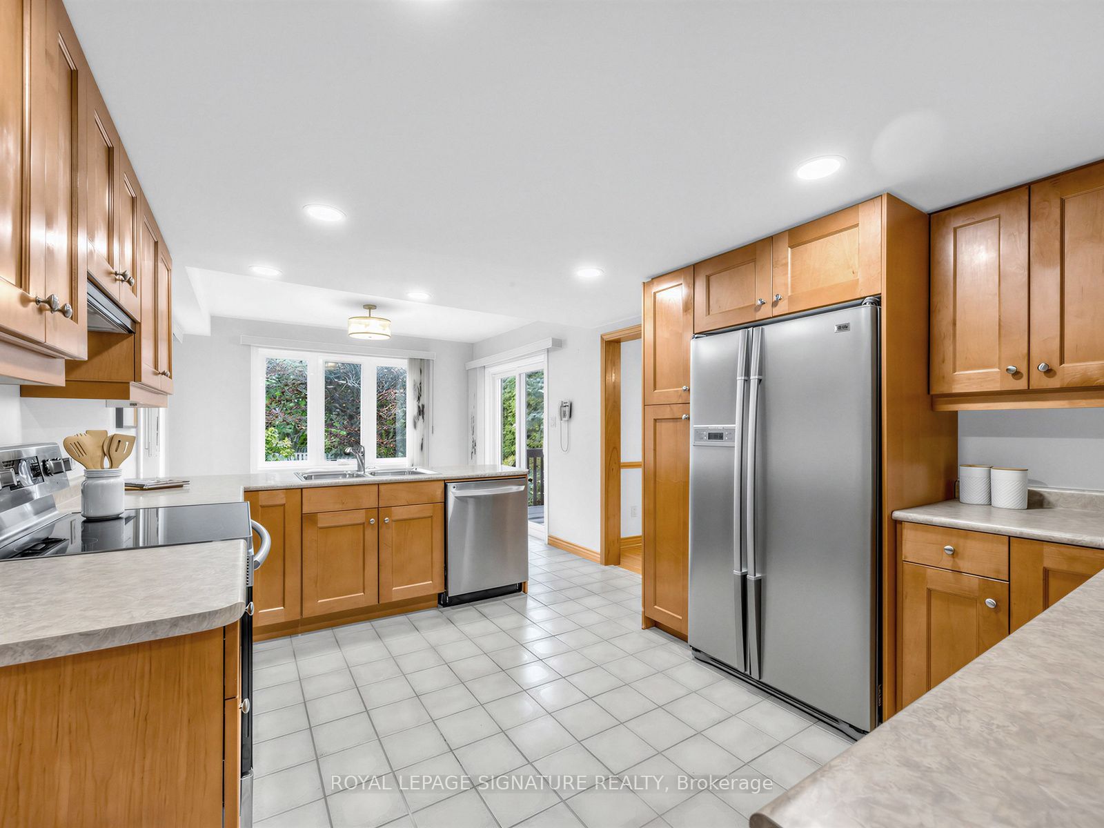 30 Invermarge Drive Property Photo 12