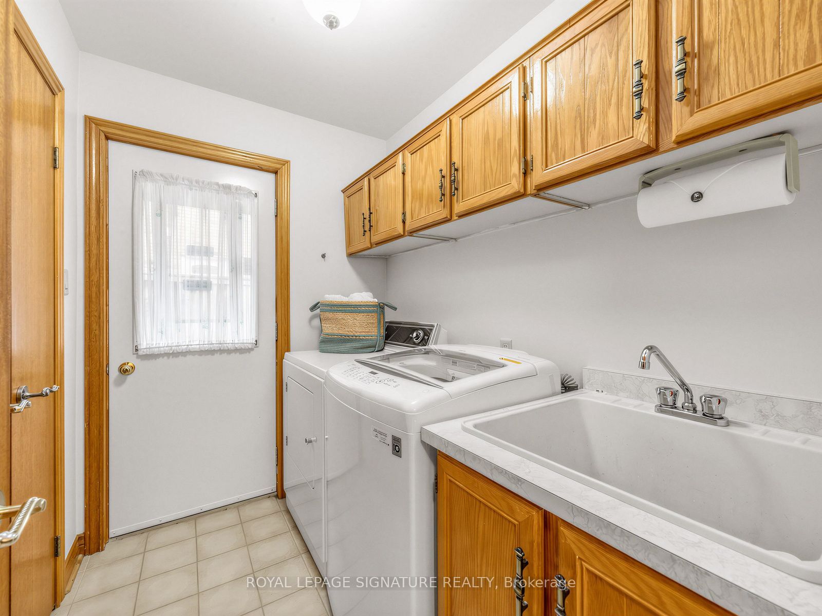 30 Invermarge Drive Property Photo 24