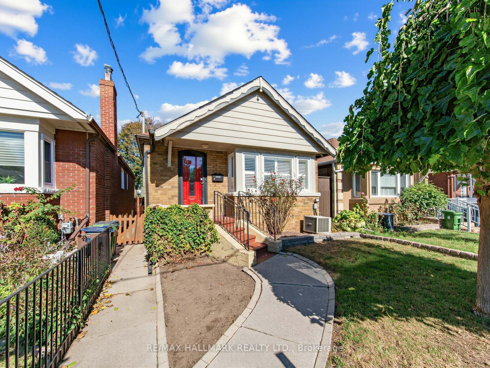 224 O' Connor Drive Property Photo 1