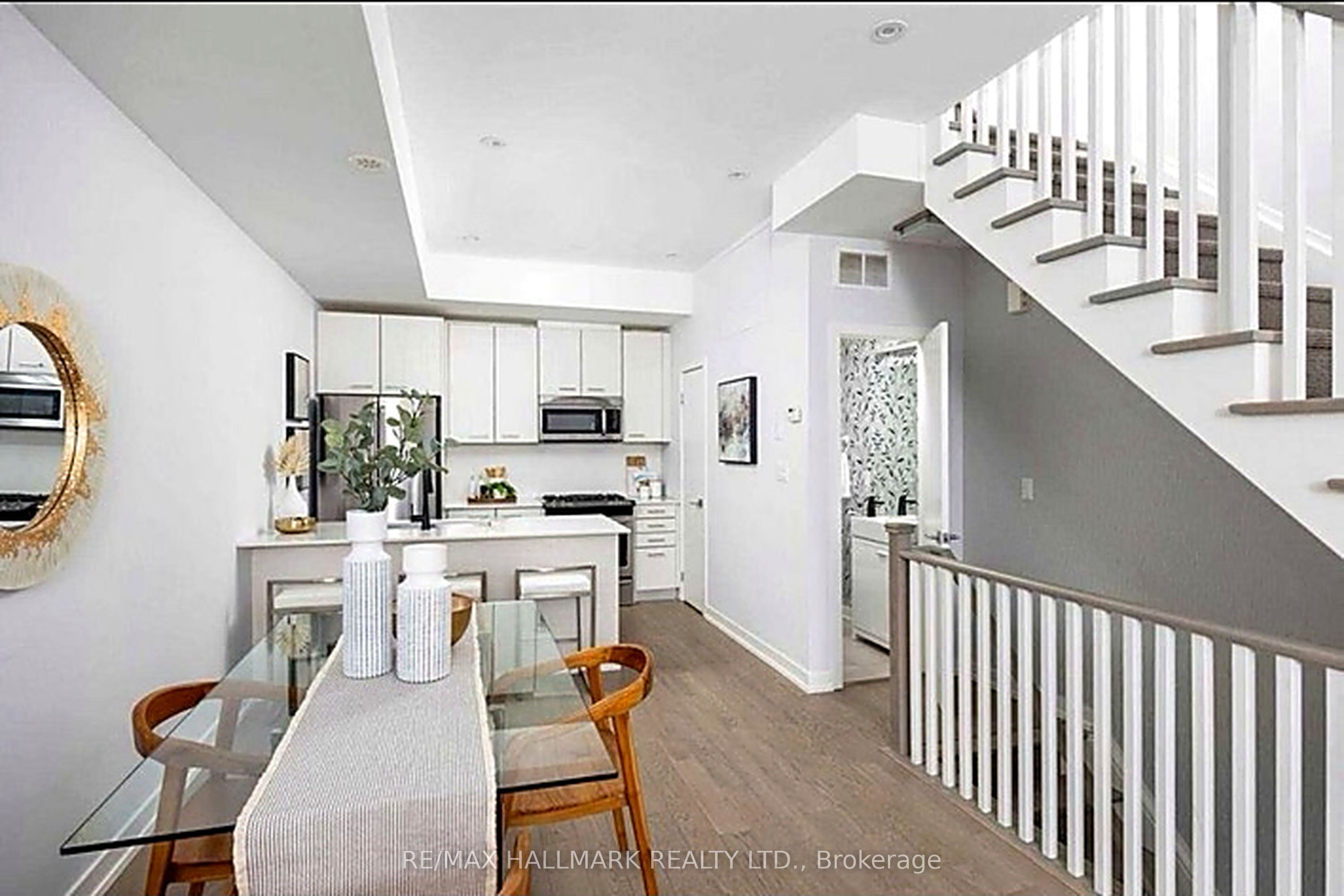 1321 Gerrard Street E 11 Property Photo 3