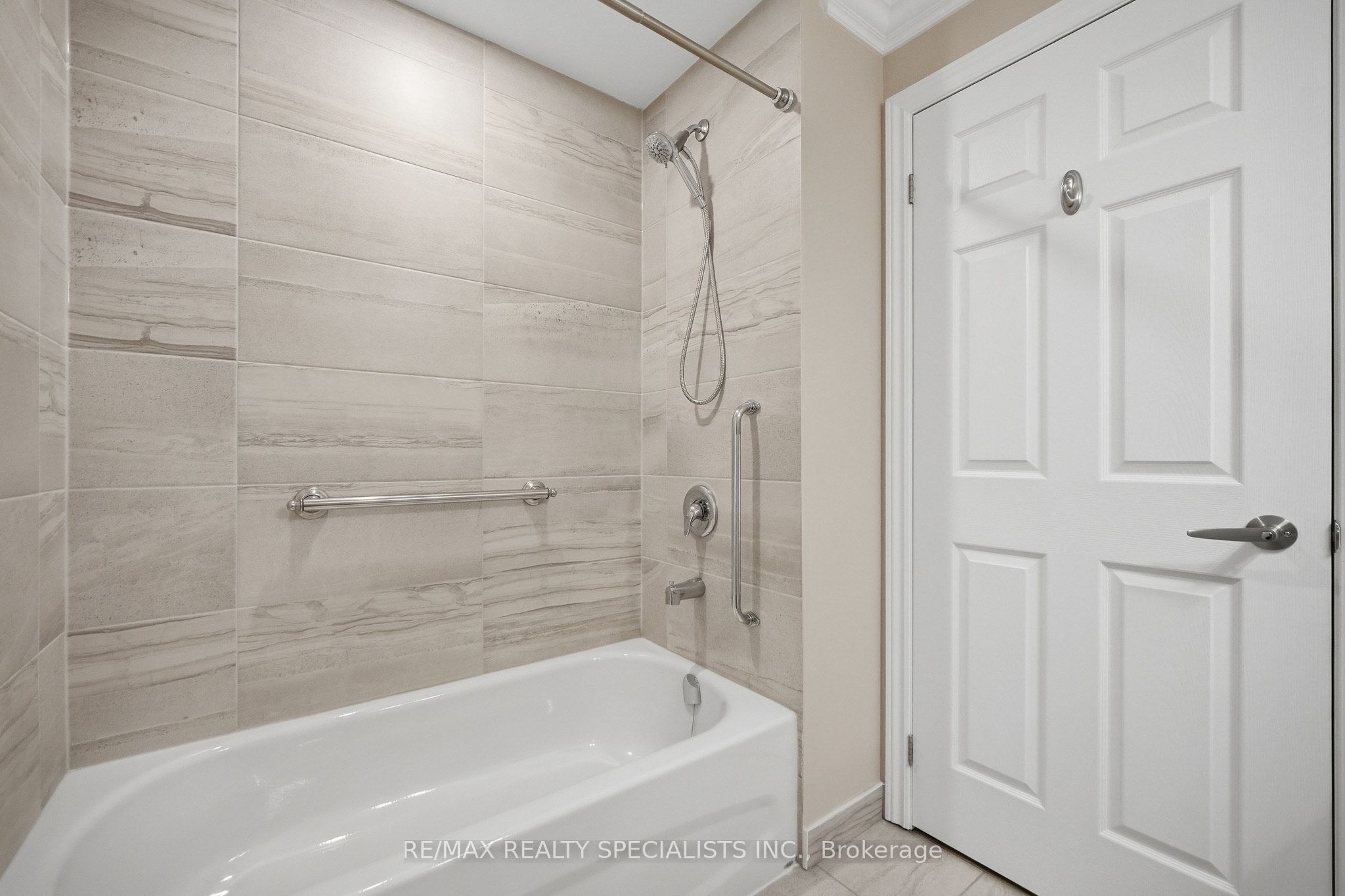 21 Brookhouse Drive 304 Property Photo 17