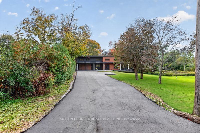 625 Townline Road W Property Photo 2