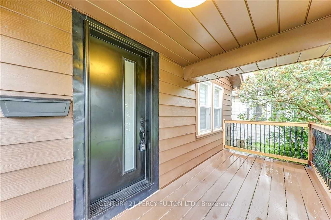 212 Burk Street Main Property Photo 2