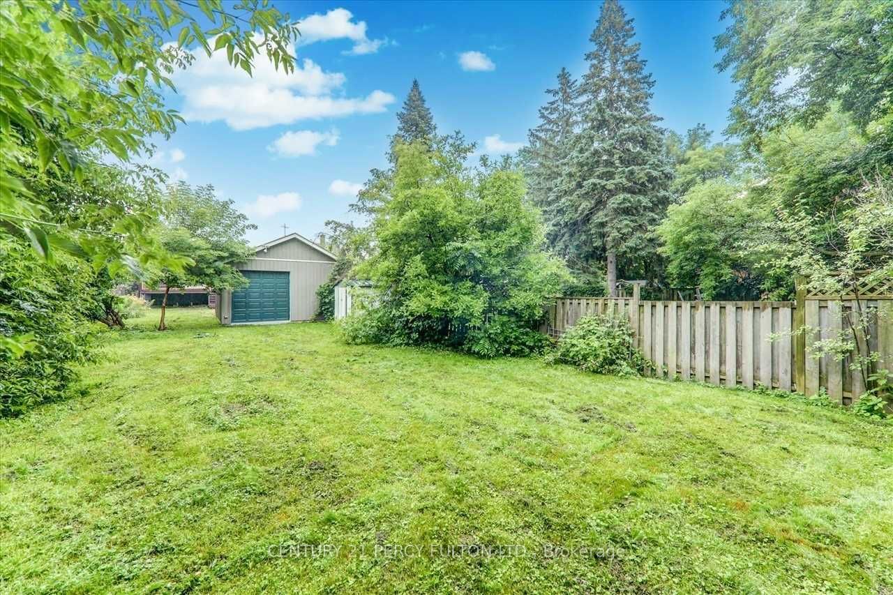 212 Burk Street Main Property Photo 7