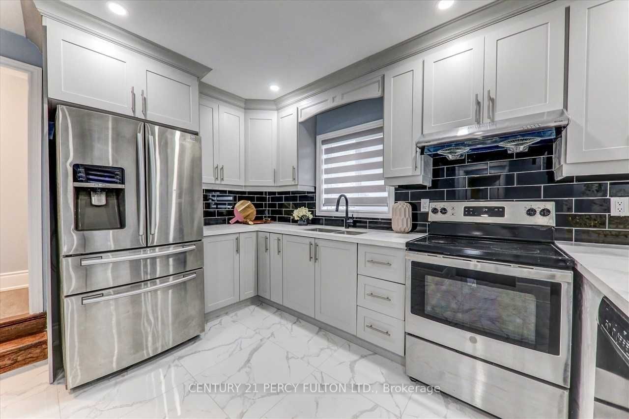 212 Burk Street Main Property Photo 10