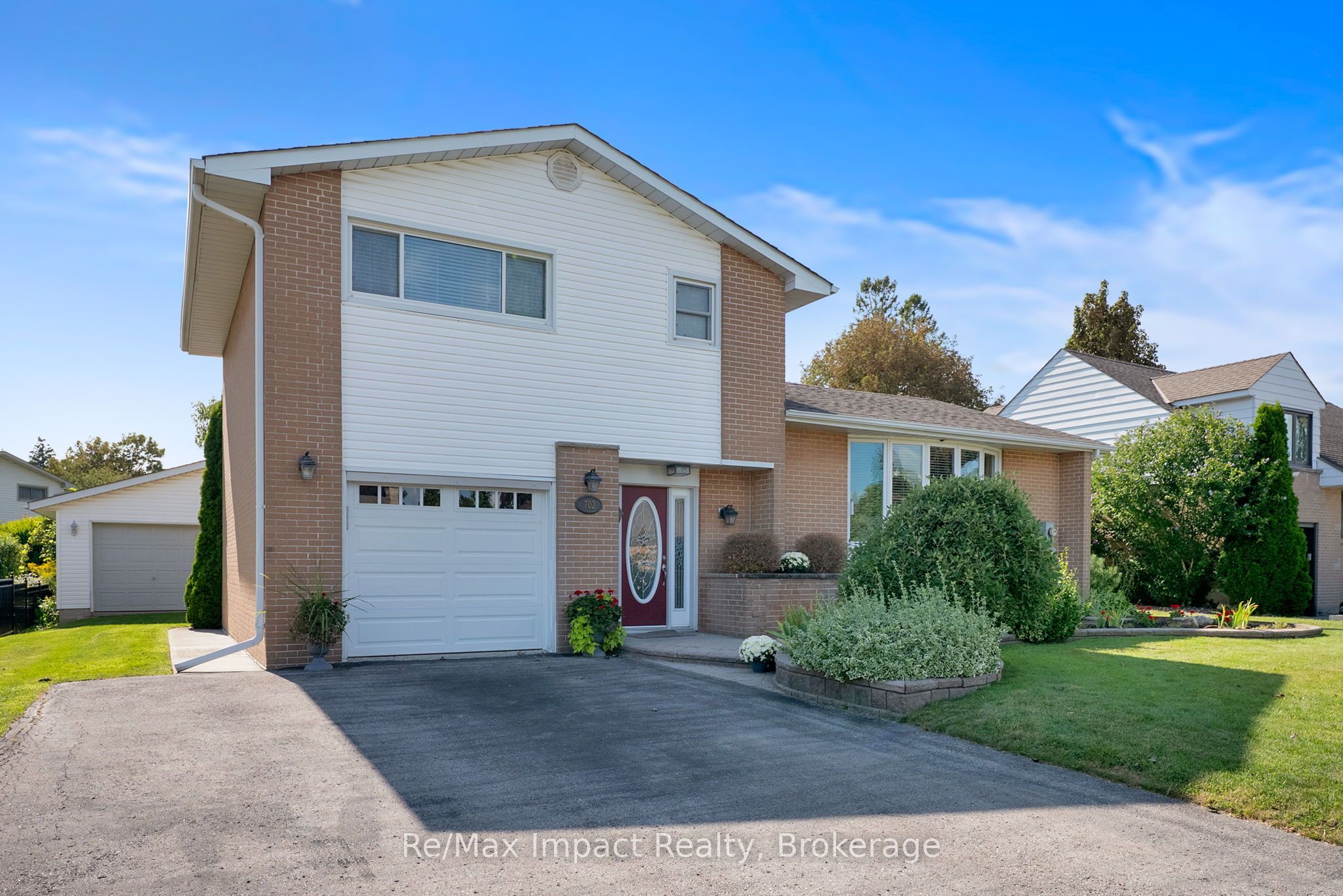 702 Westdale Court Property Photo 1