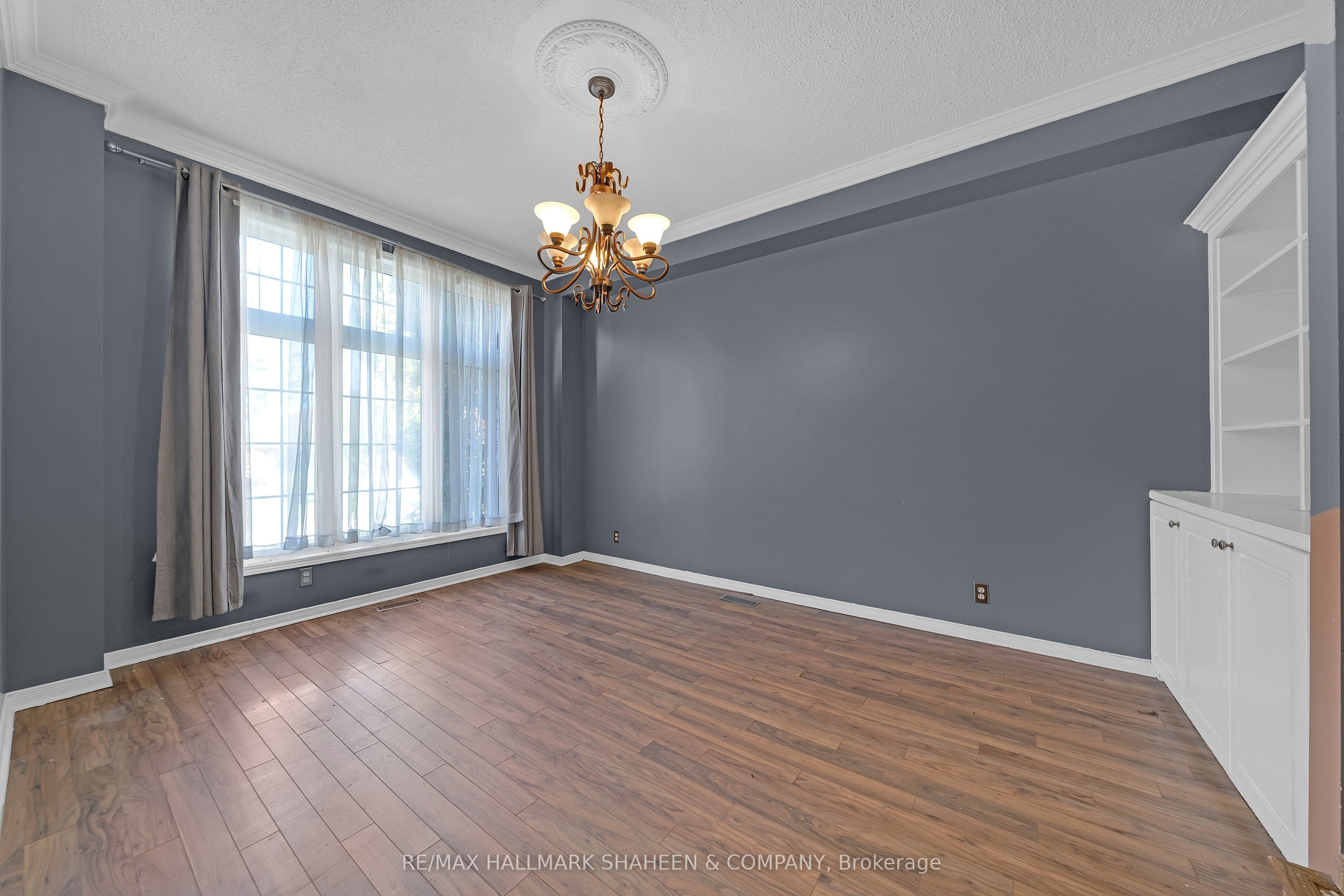 1529 Skyview Street Property Photo 3