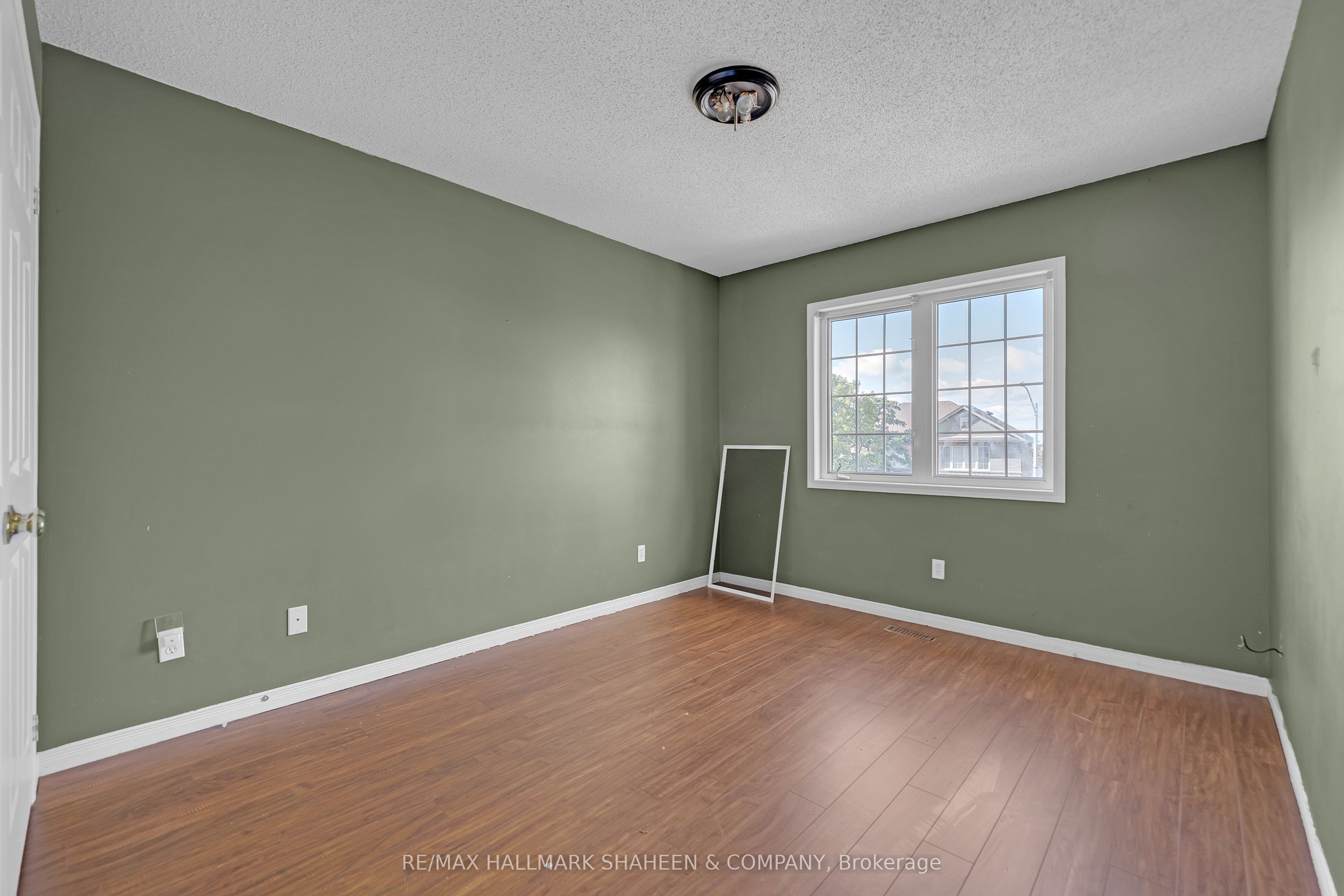 1529 Skyview Street Property Photo 22
