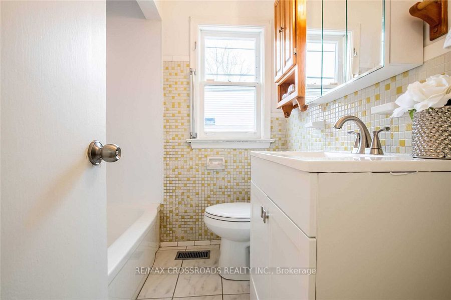 6 Larkhall Avenue Property Photo 2