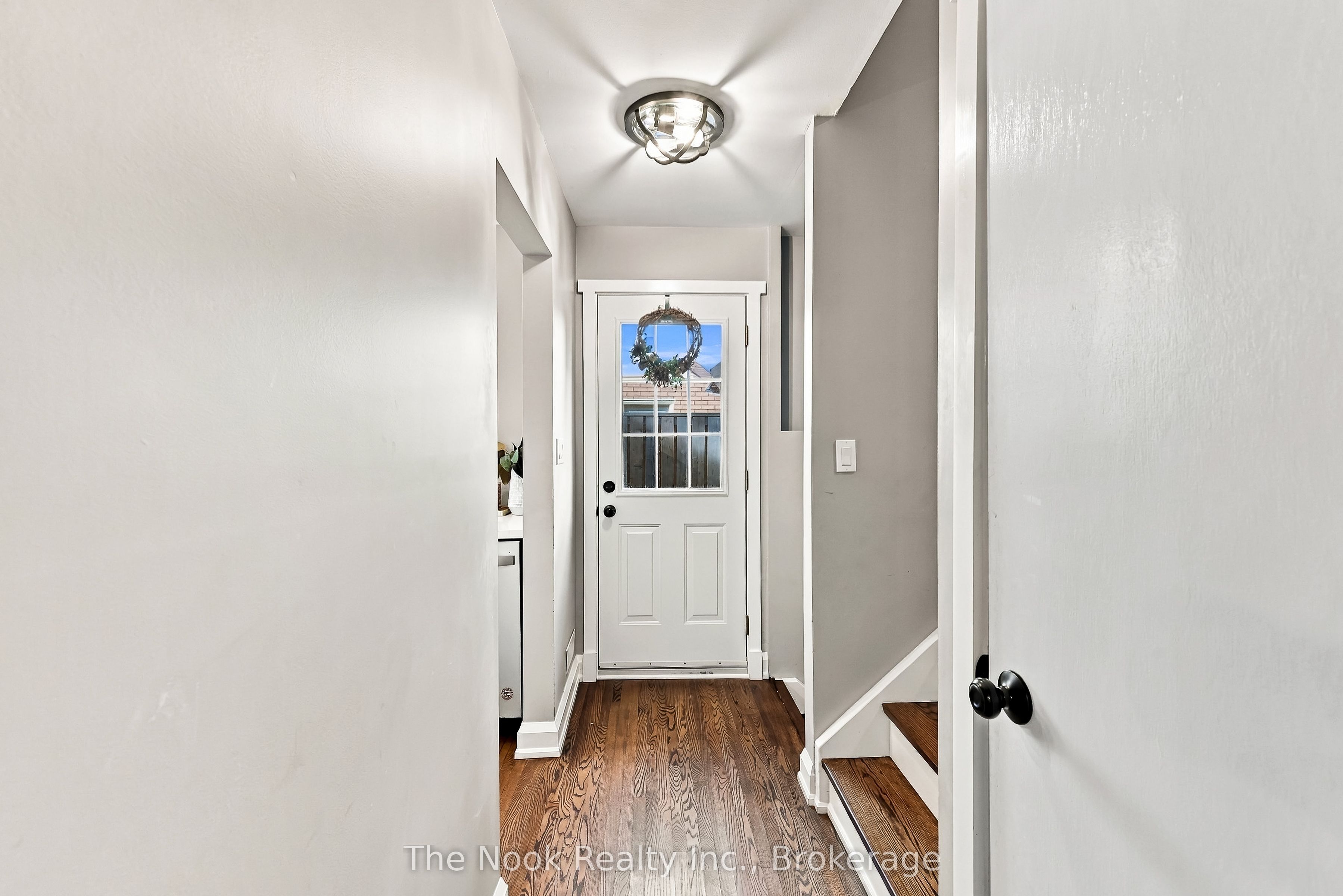 293 Brighton Court Property Photo 12