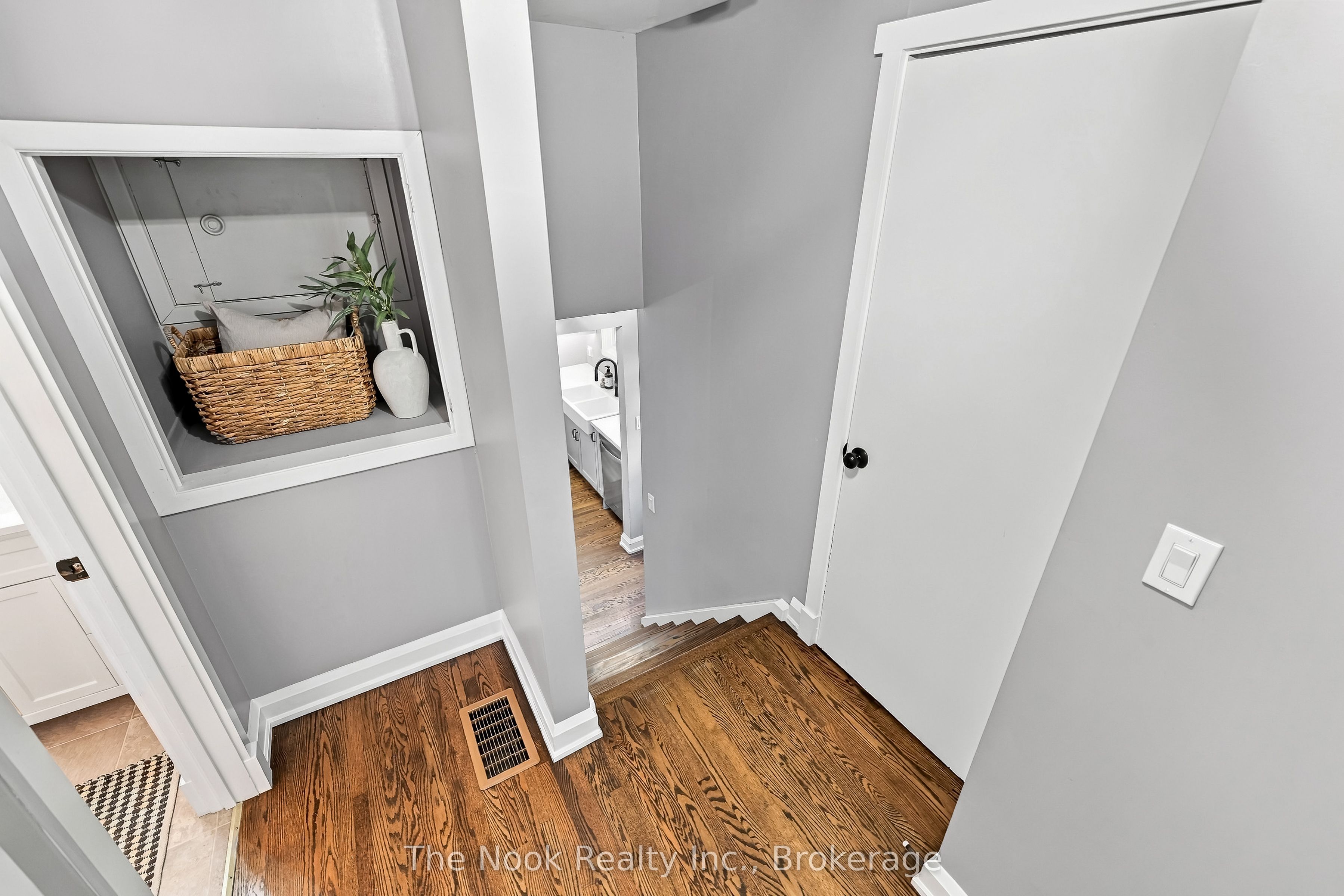 293 Brighton Court Property Photo 14