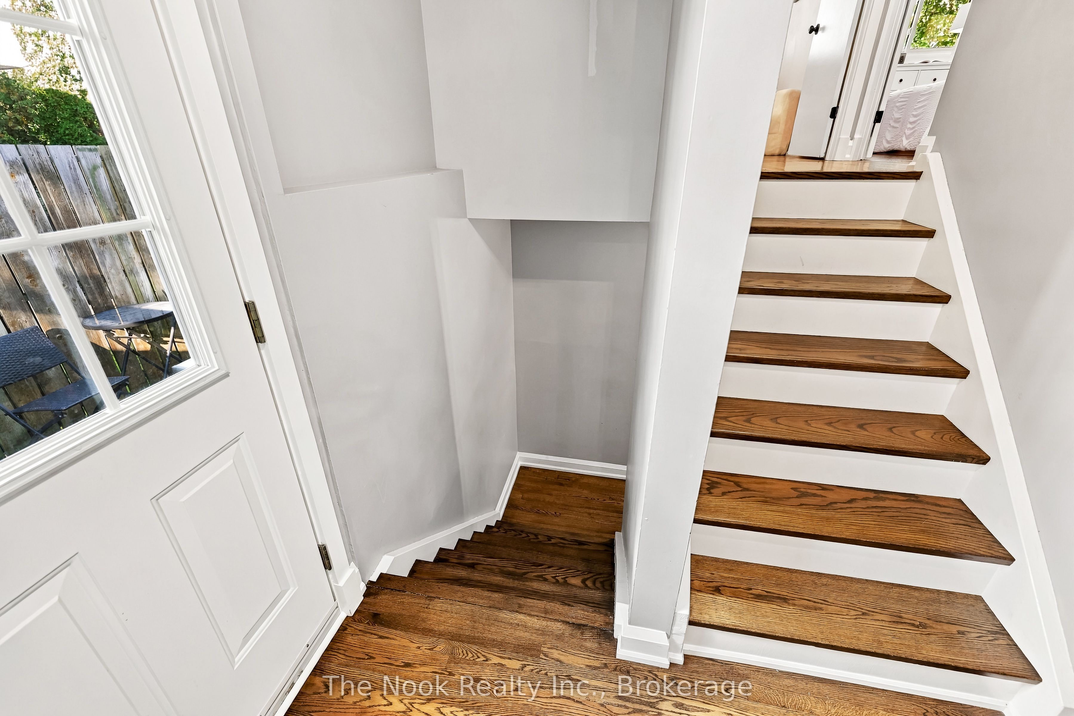 293 Brighton Court Property Photo 20