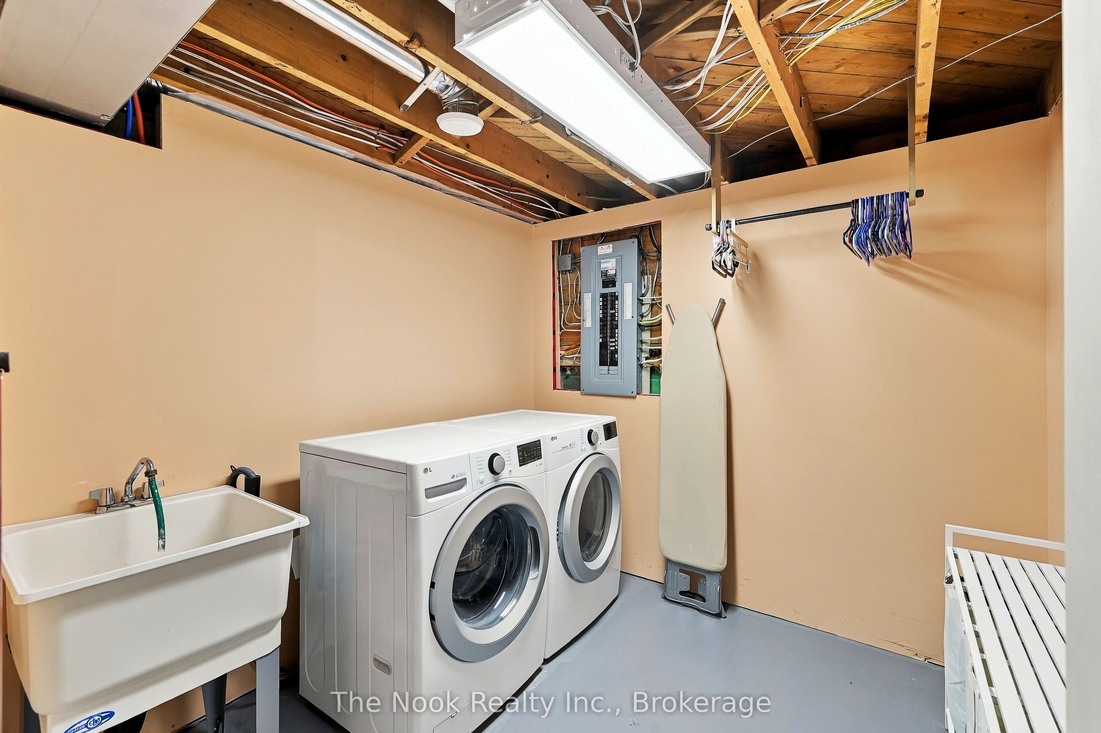 293 Brighton Court Property Photo 35