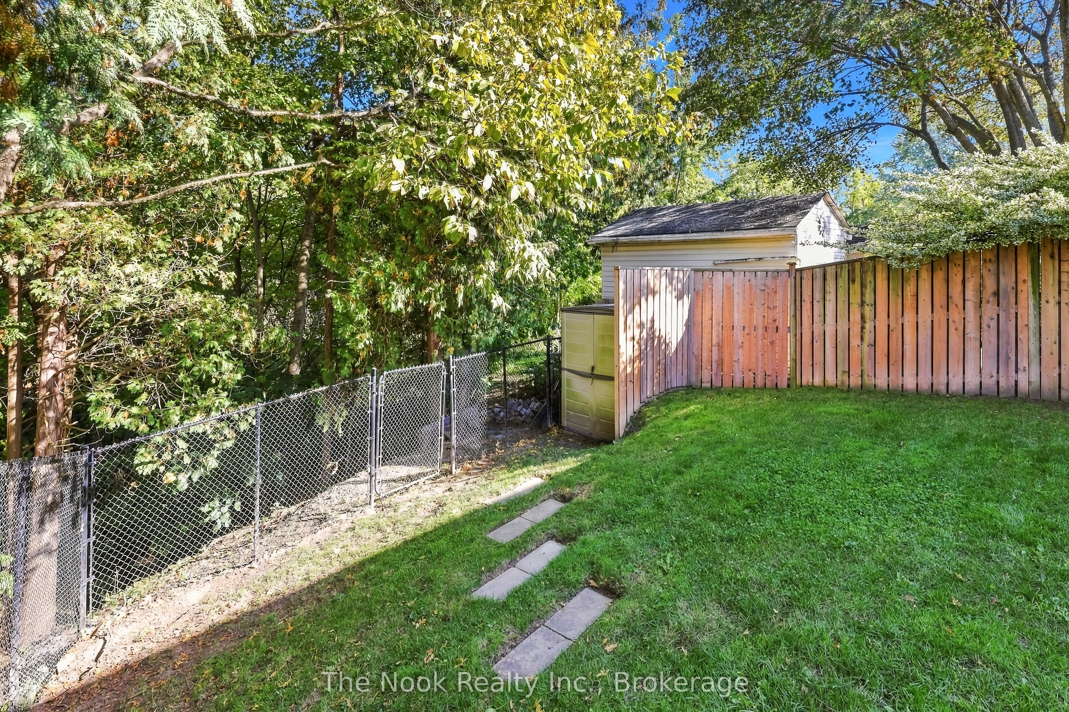 293 Brighton Court Property Photo 42