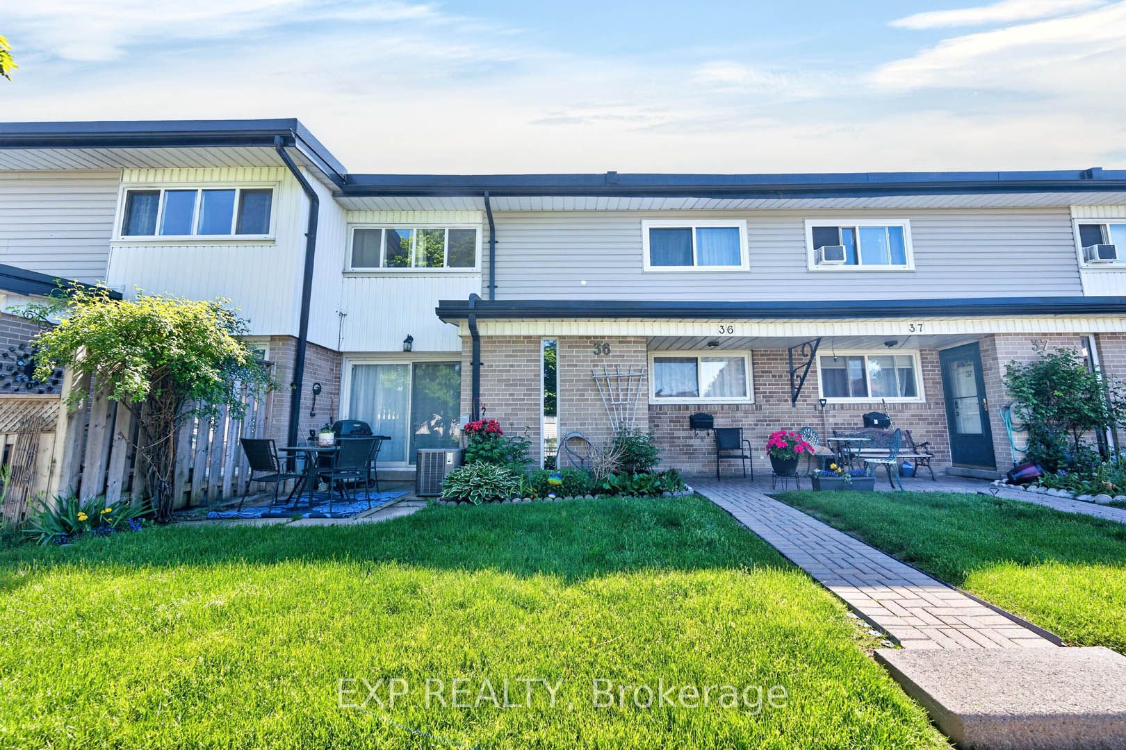 925 Bayly Street 36 Property Photo 1