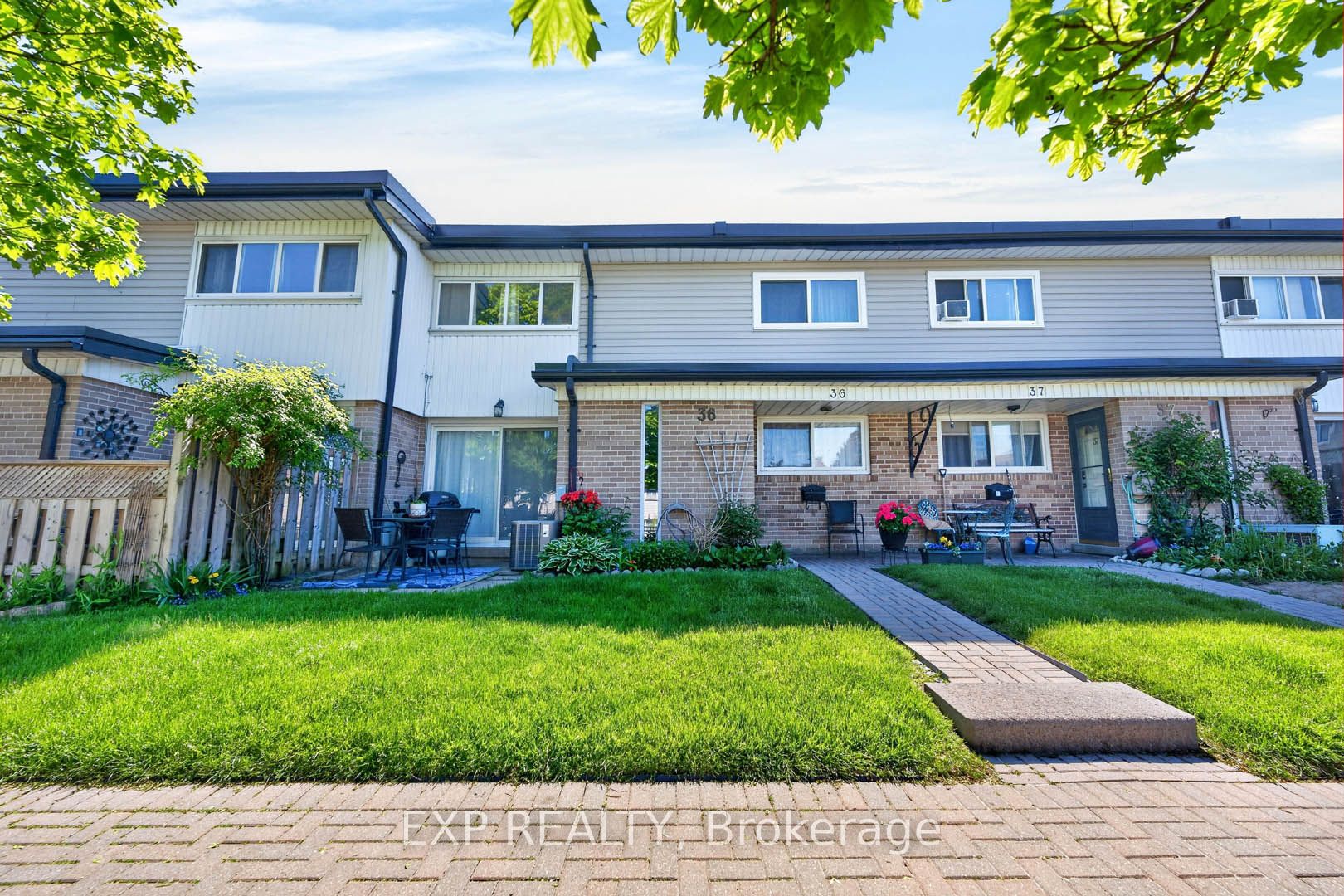 925 Bayly Street 36 Property Photo 2