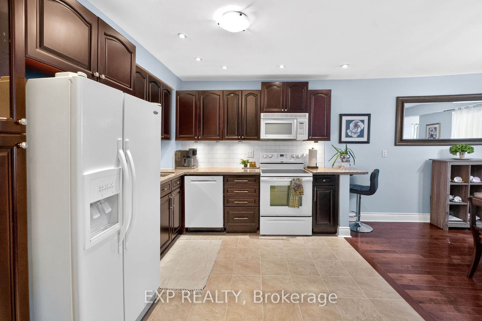 925 Bayly Street 36 Property Photo 18