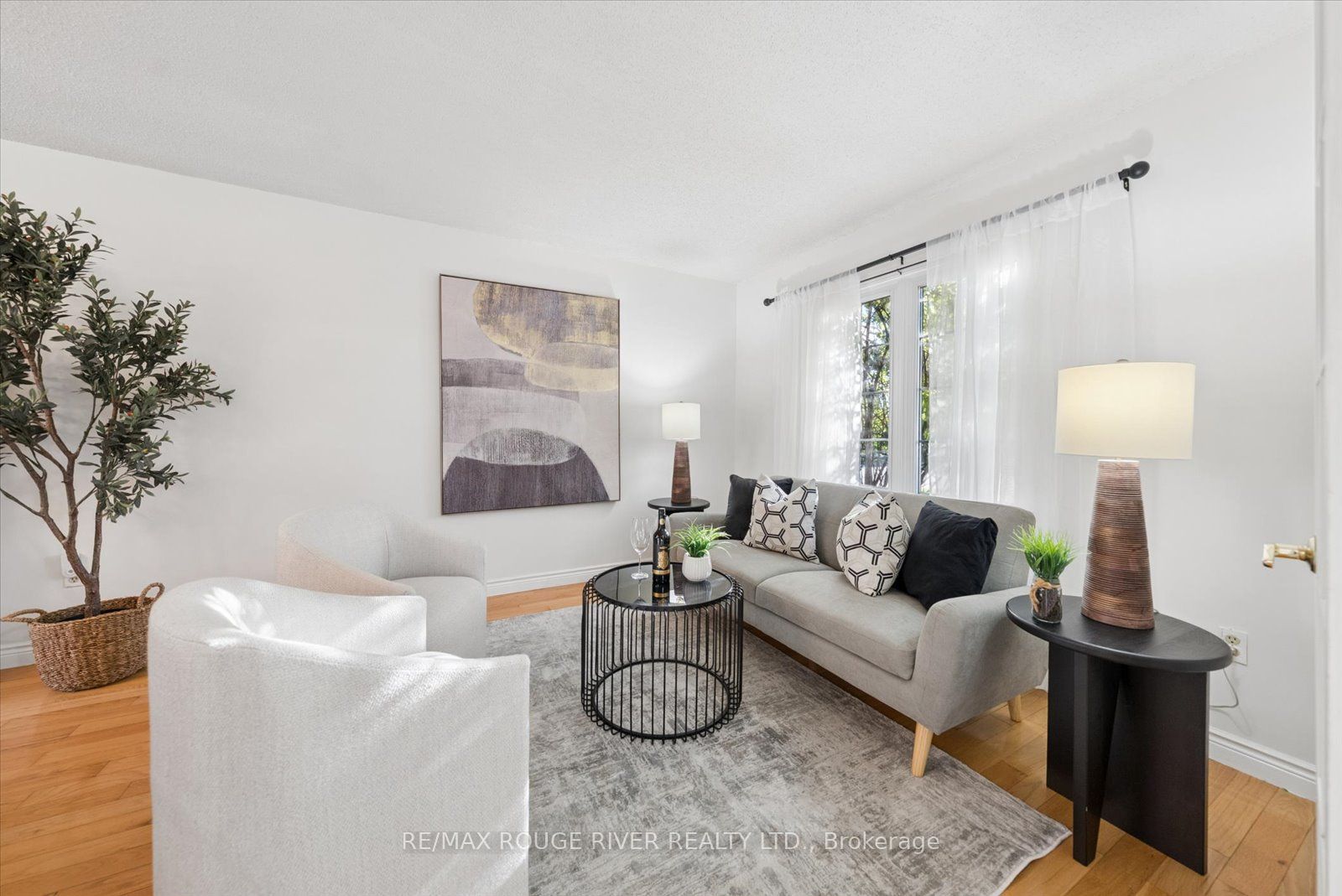 1631 Rudell Road Property Photo 3