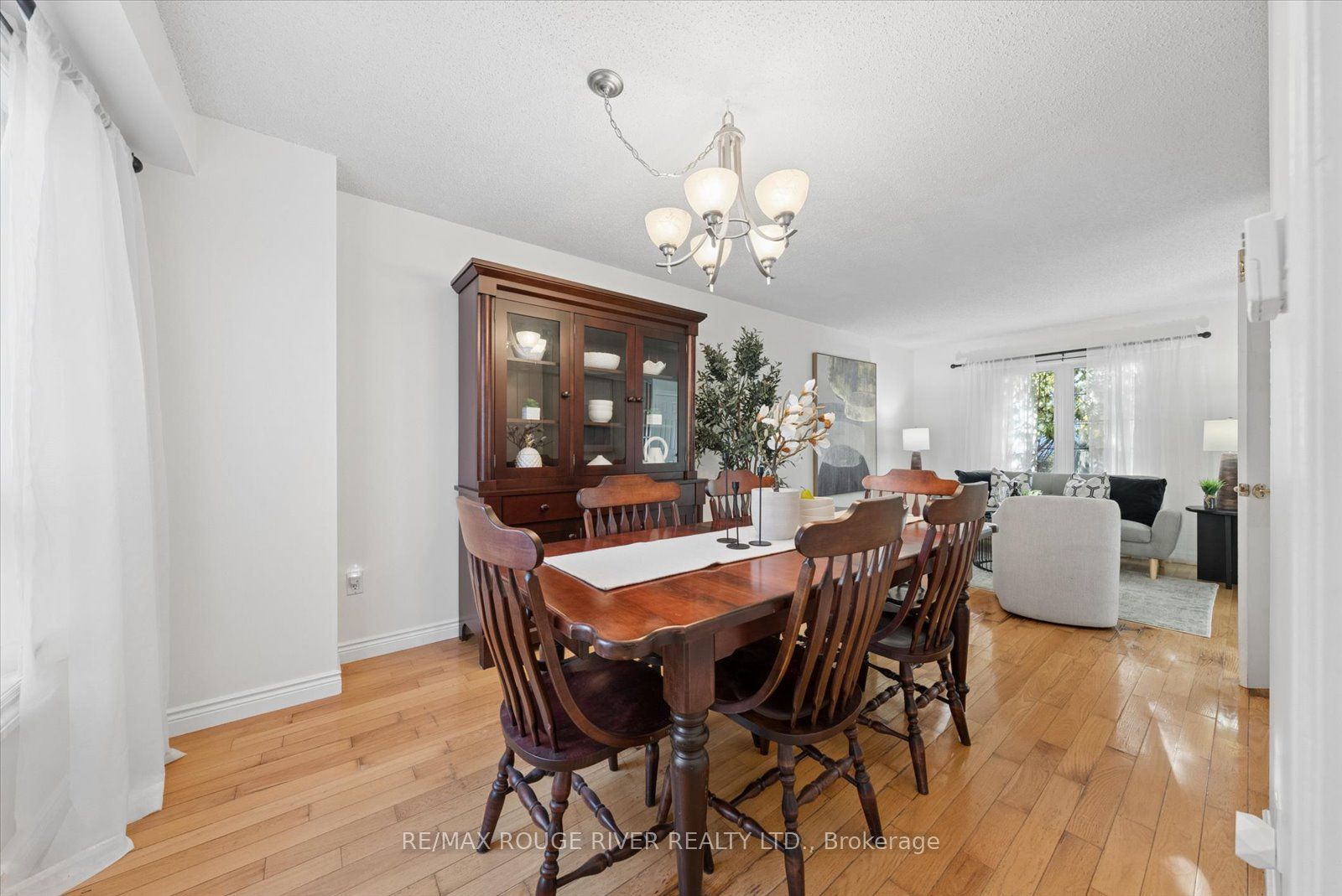 1631 Rudell Road Property Photo 6