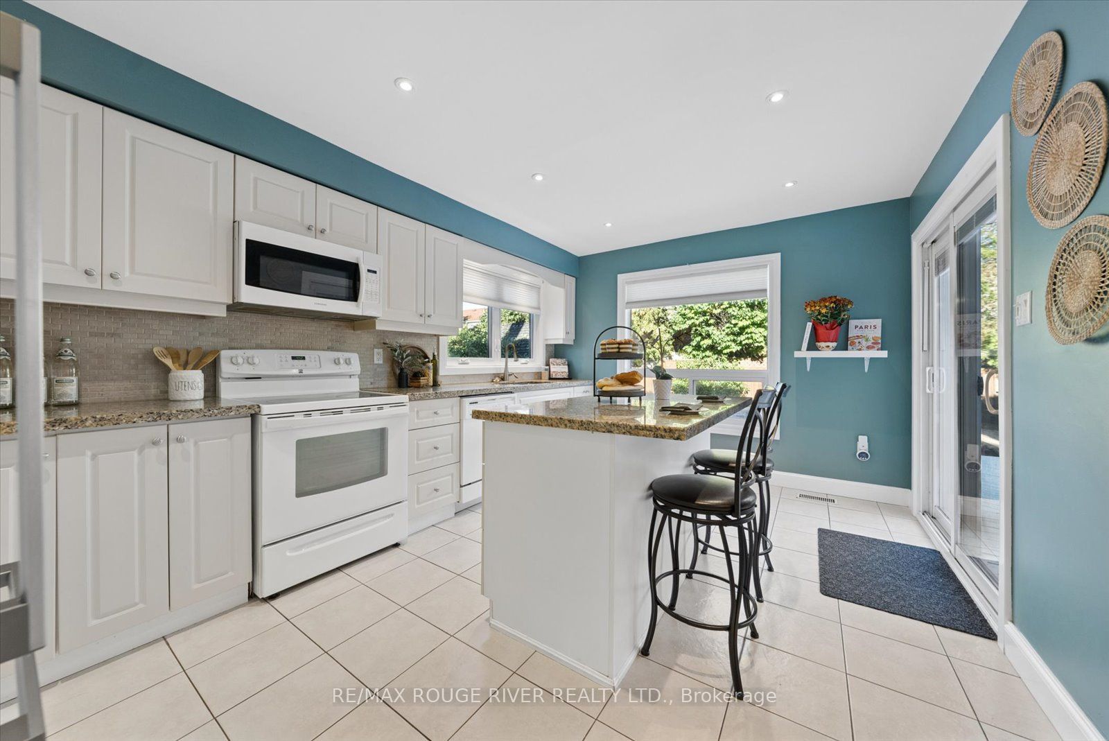 1631 Rudell Road Property Photo 7