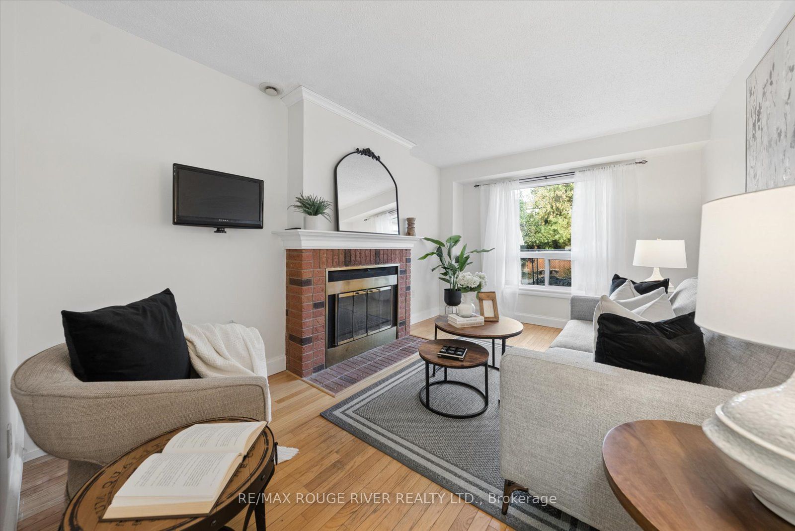 1631 Rudell Road Property Photo 10