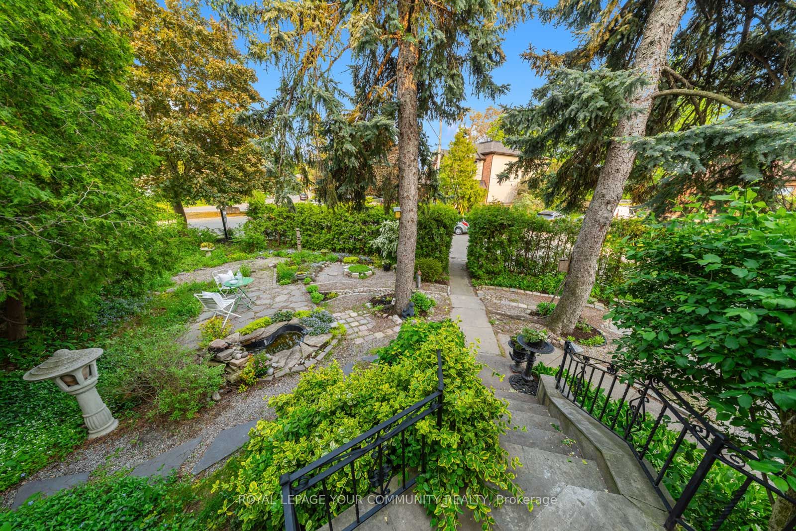 2 Four Oaks Gate Property Photo 4