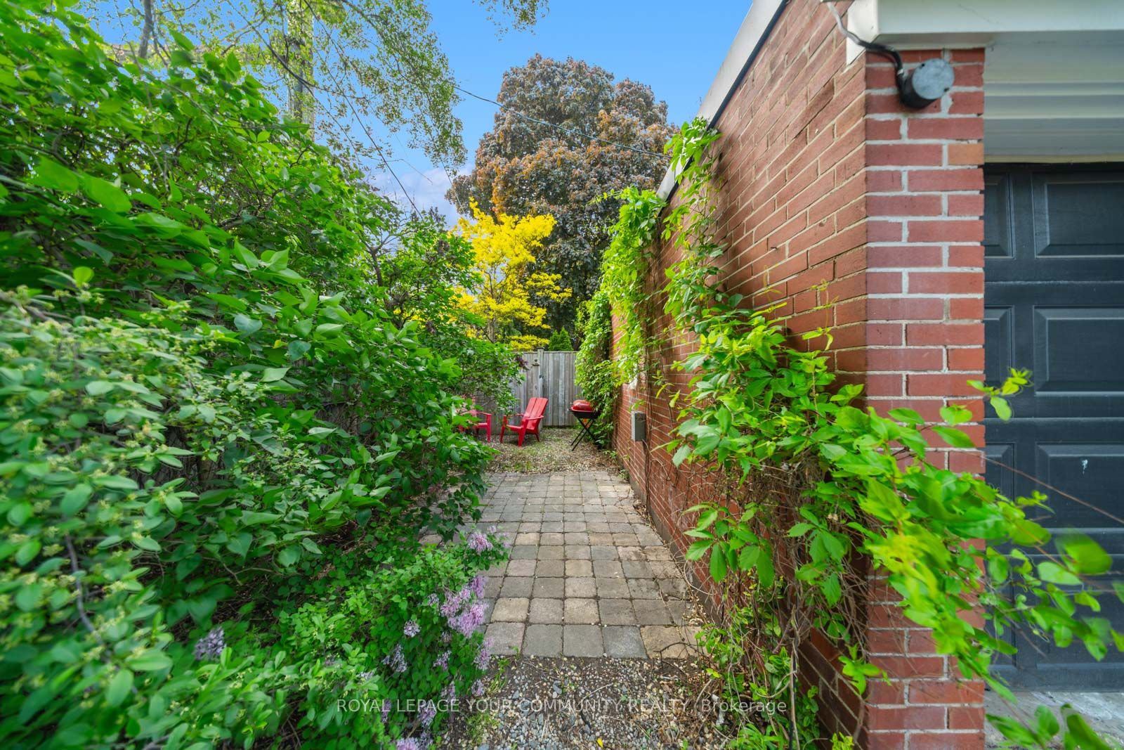 2 Four Oaks Gate Property Photo 7