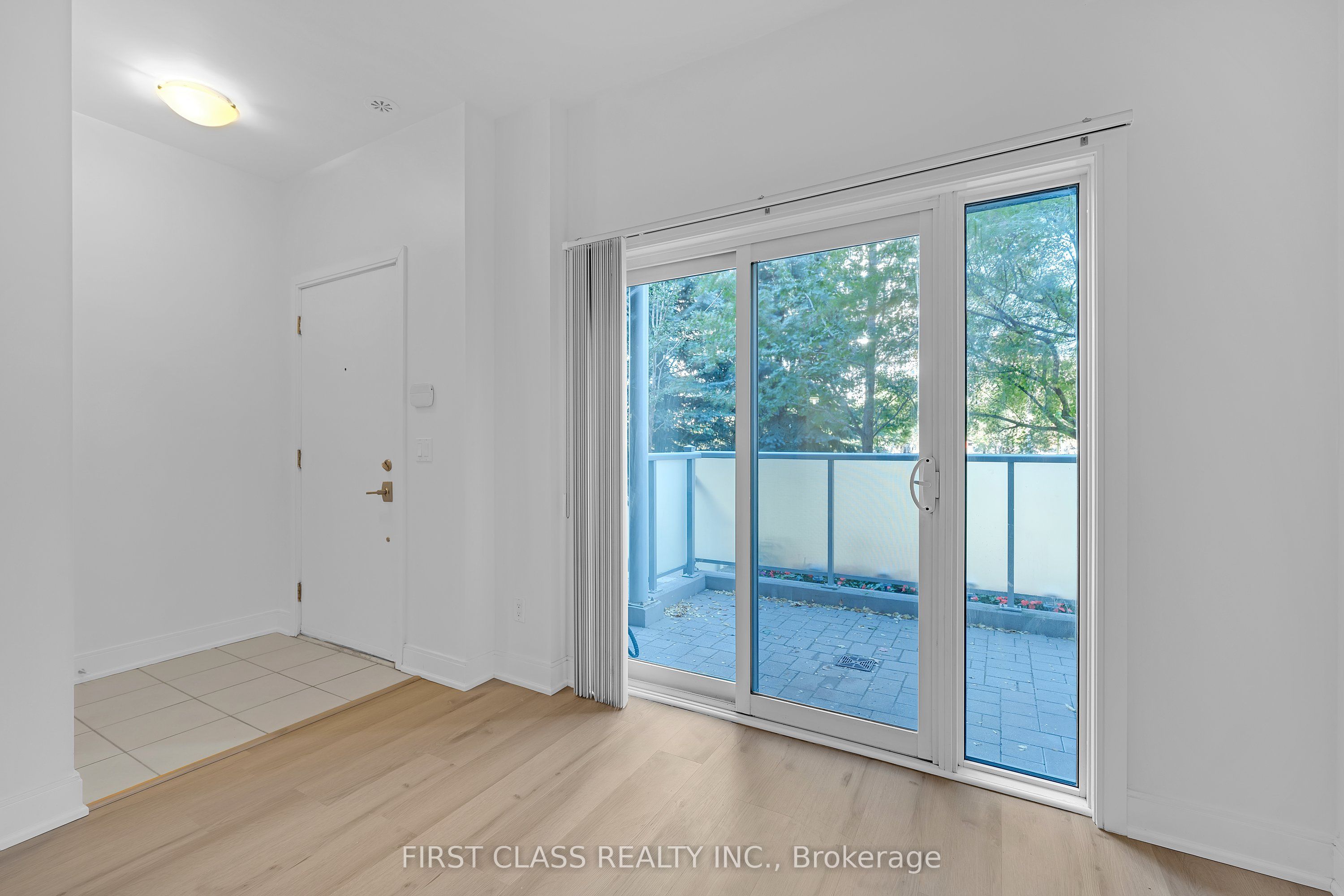 310 Village Green Square 14 Property Photo 10