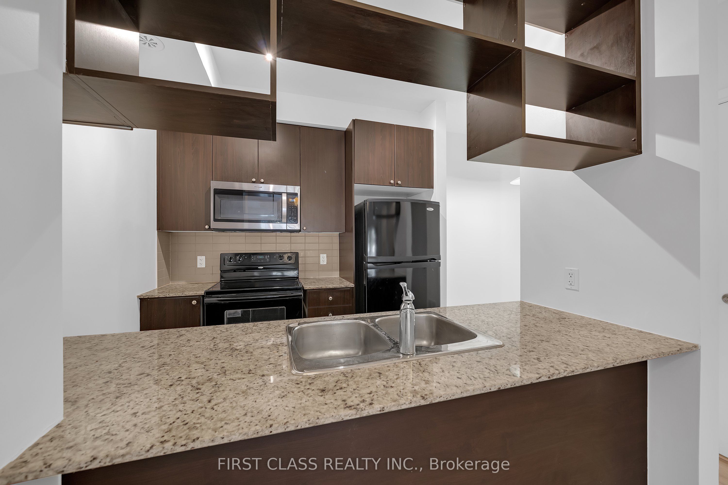 310 Village Green Square 14 Property Photo 17