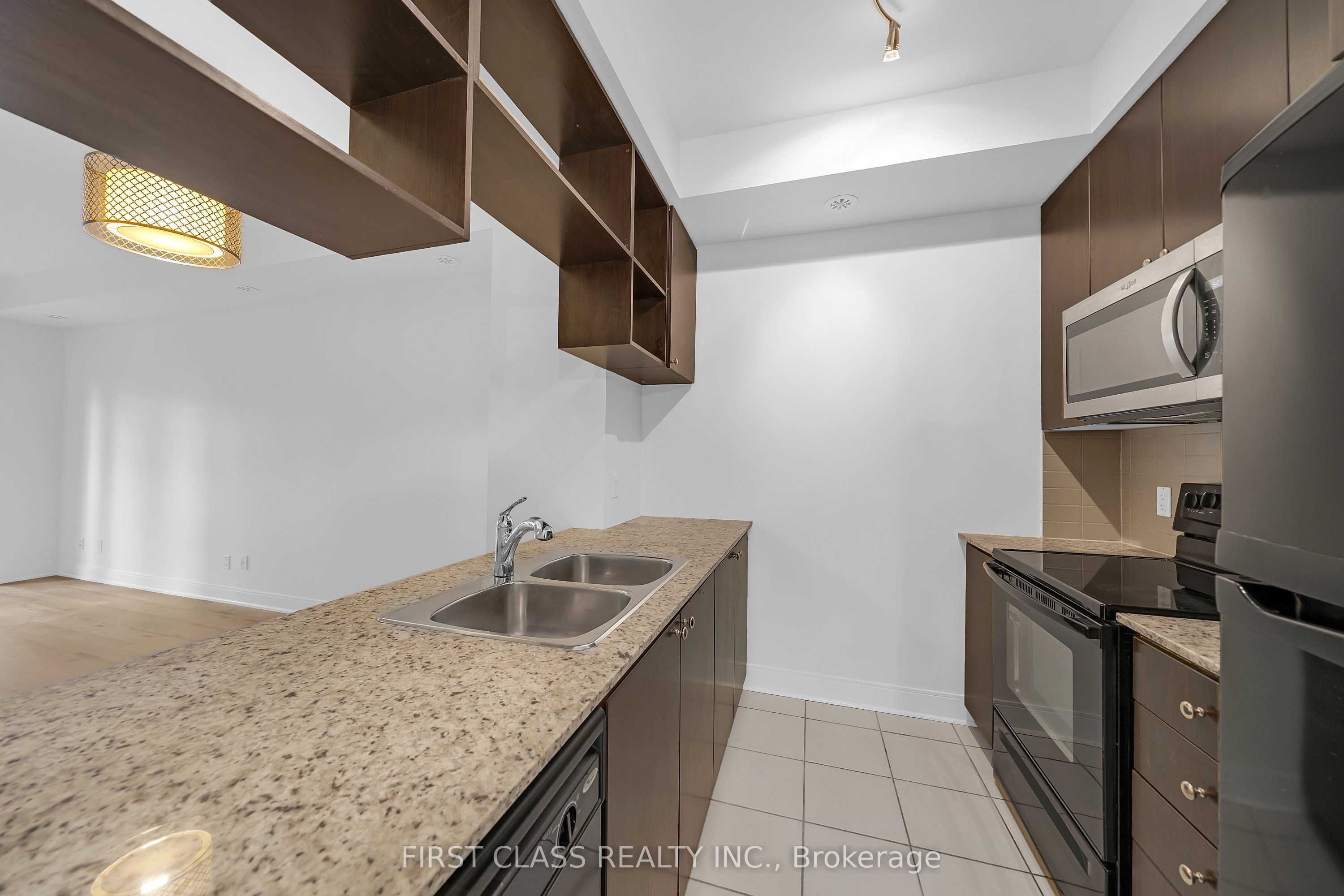 310 Village Green Square 14 Property Photo 22