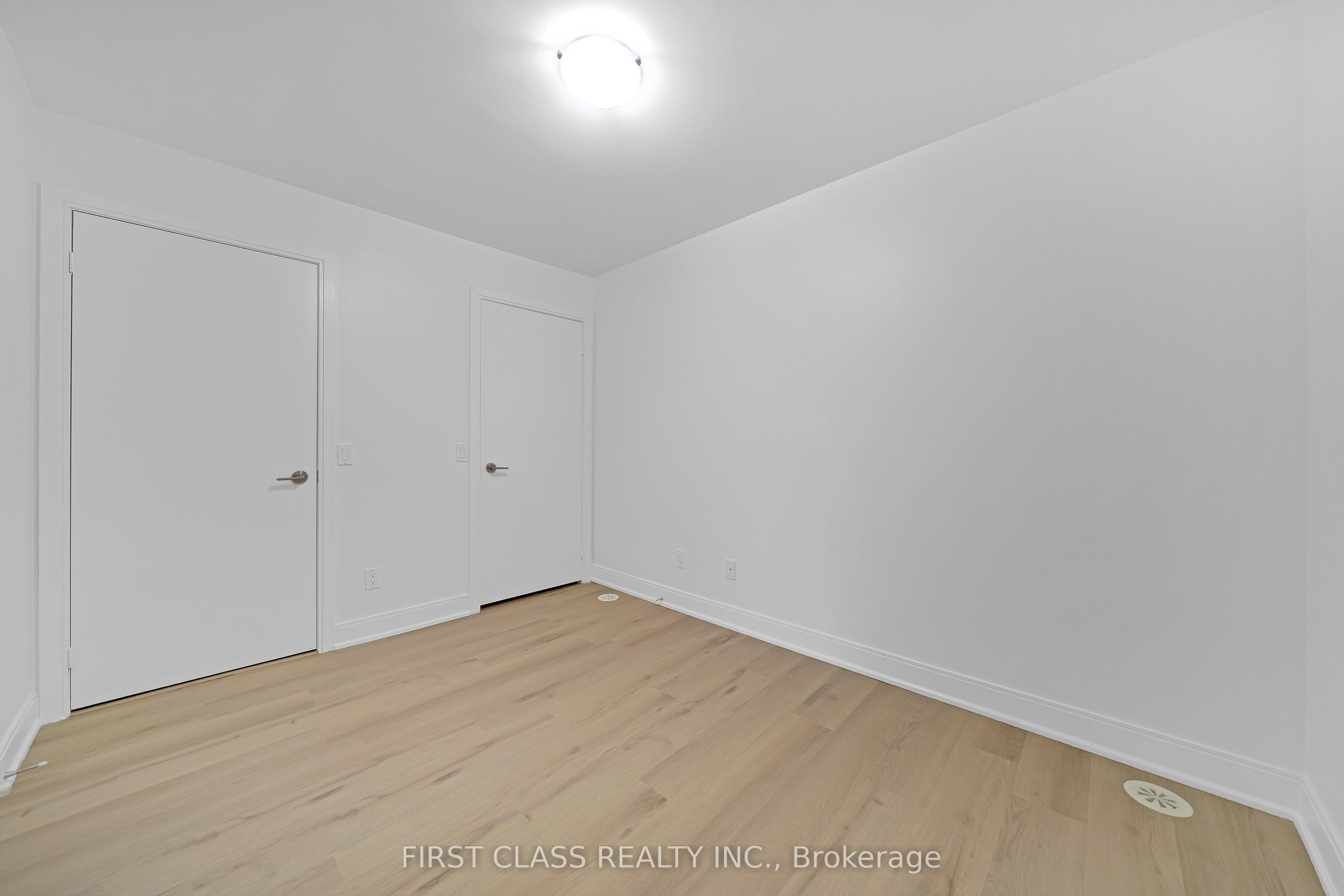 310 Village Green Square 14 Property Photo 30