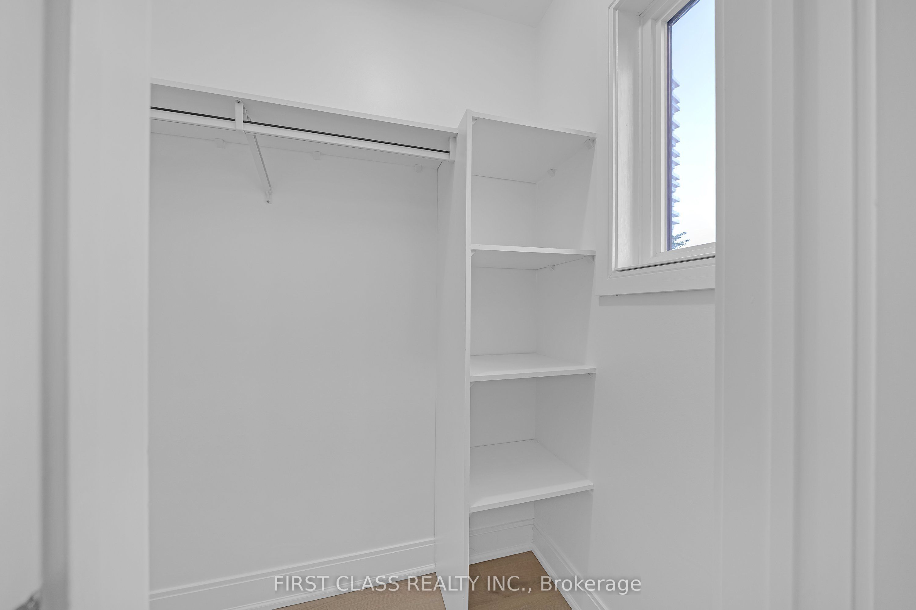 310 Village Green Square 14 Property Photo 33
