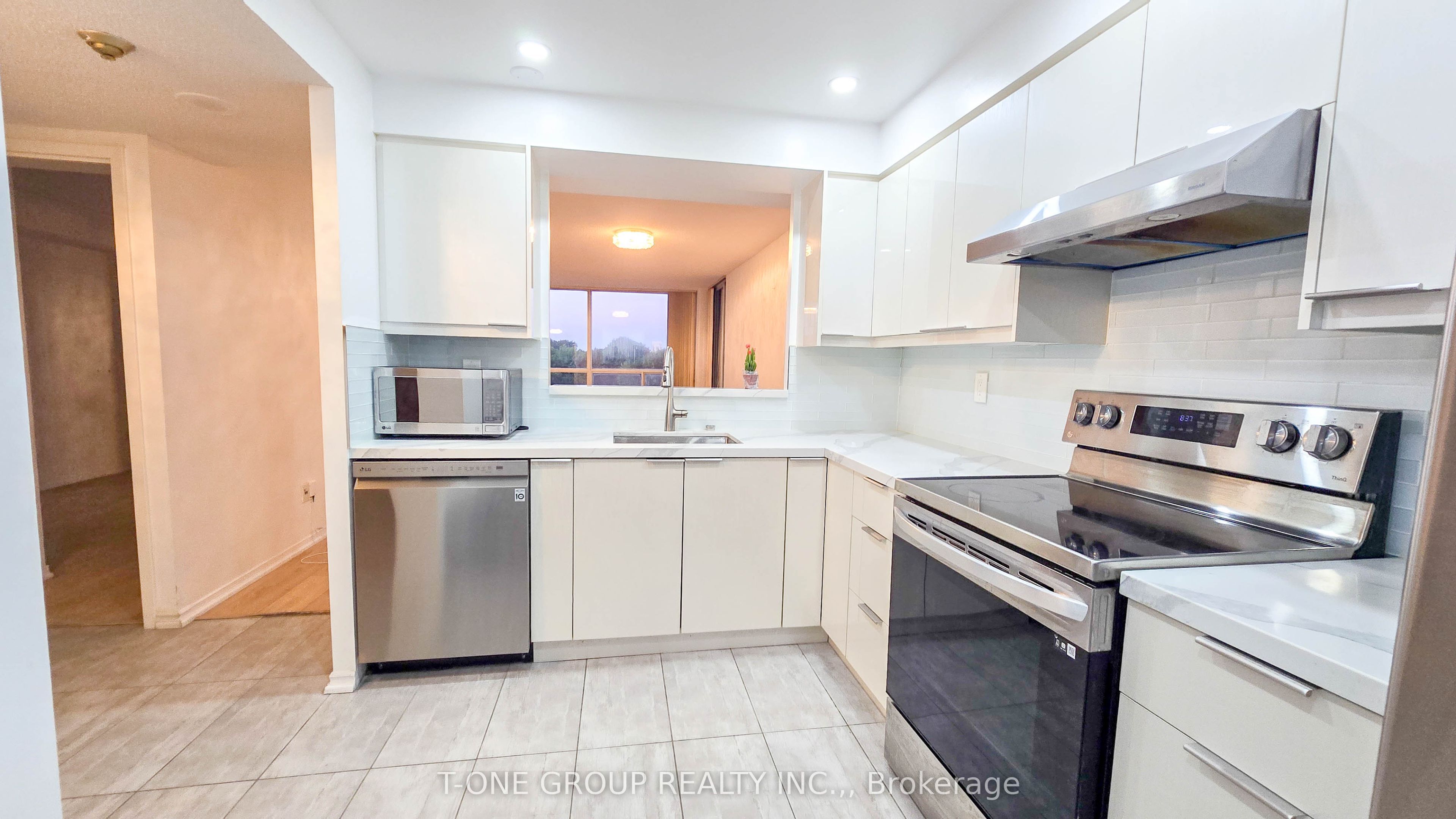 4725 Sheppard Avenue E 516 Property Photo 8