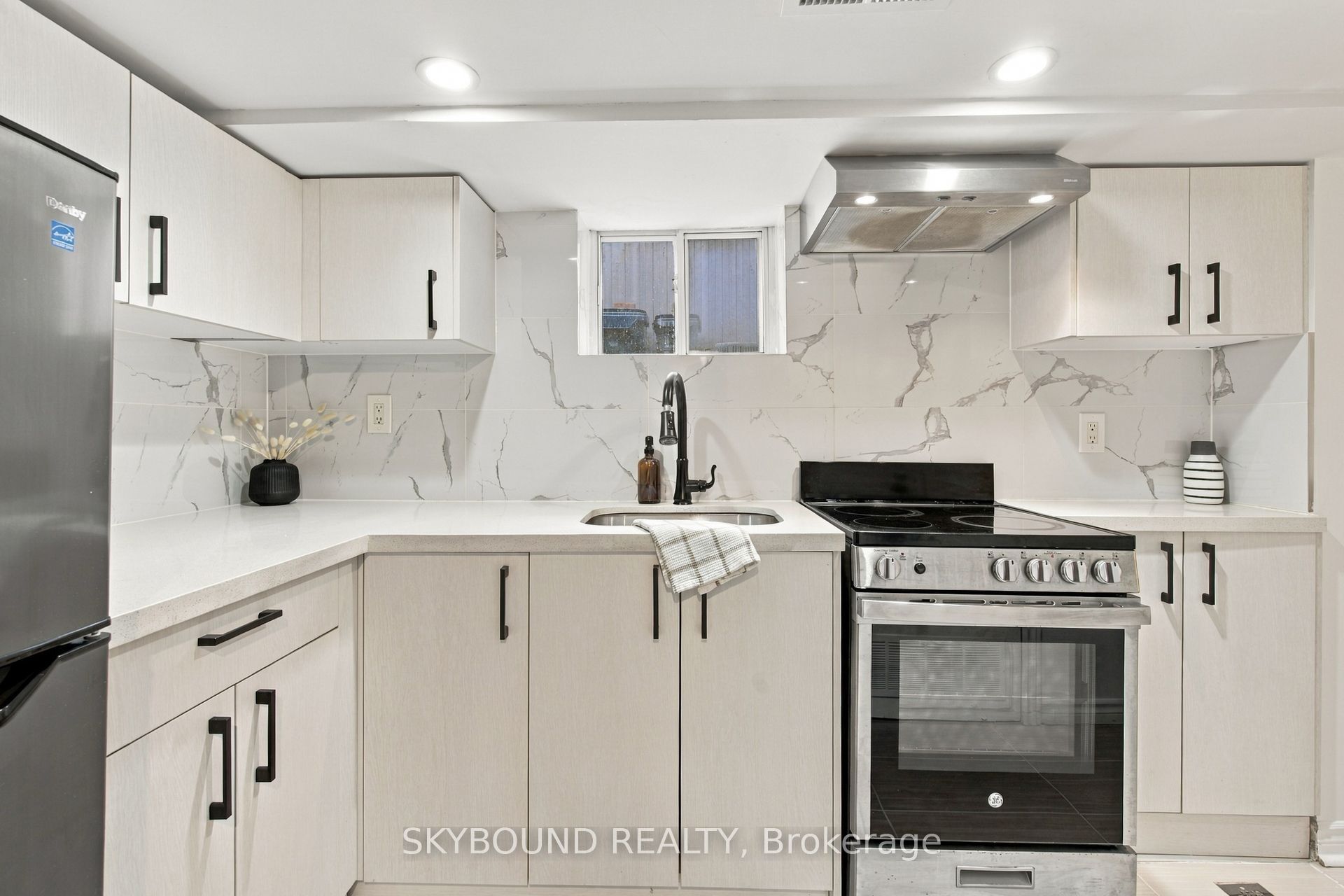 45 Westlake Avenue Property Photo 22