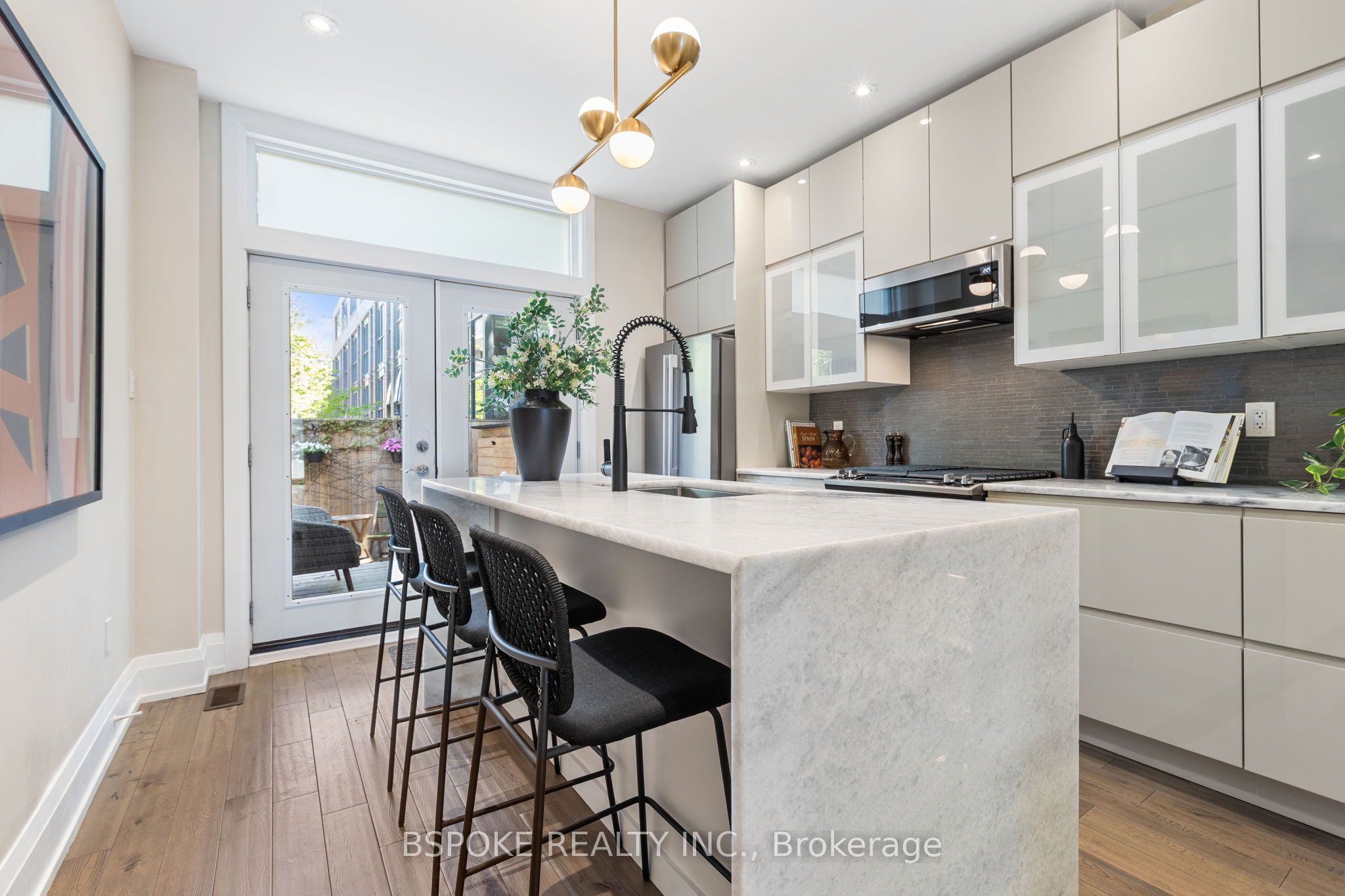 75 Laing Street Property Photo 2