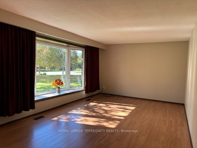 320 Myrtle Road E Property Photo 4