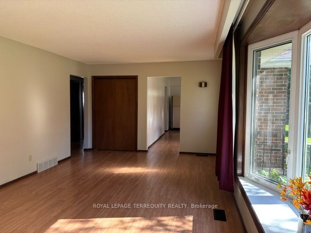 320 Myrtle Road E Property Photo 6