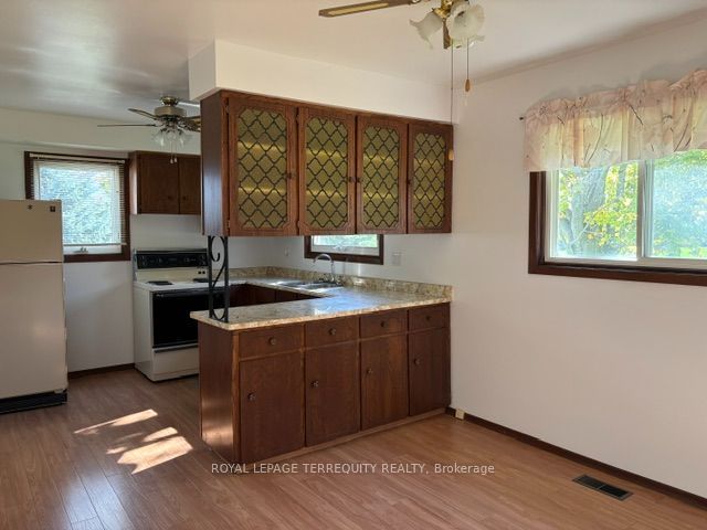 320 Myrtle Road E Property Photo 7