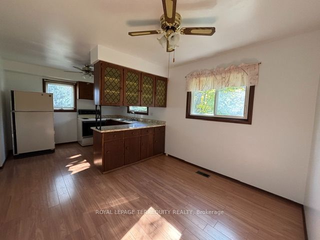 320 Myrtle Road E Property Photo 9