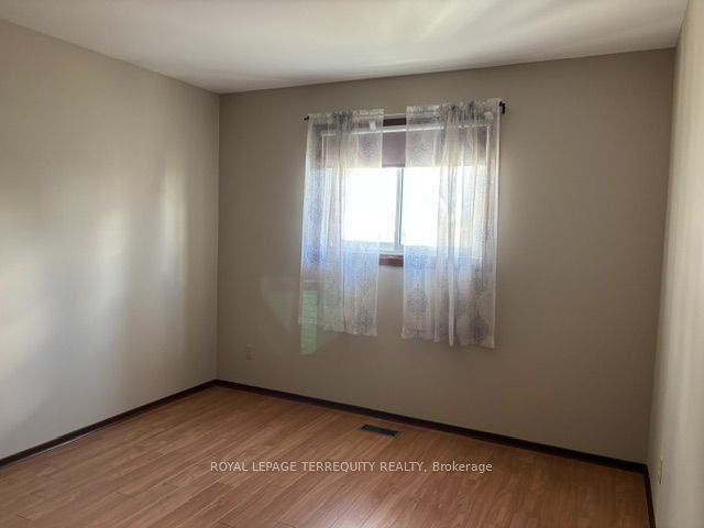 320 Myrtle Road E Property Photo 17