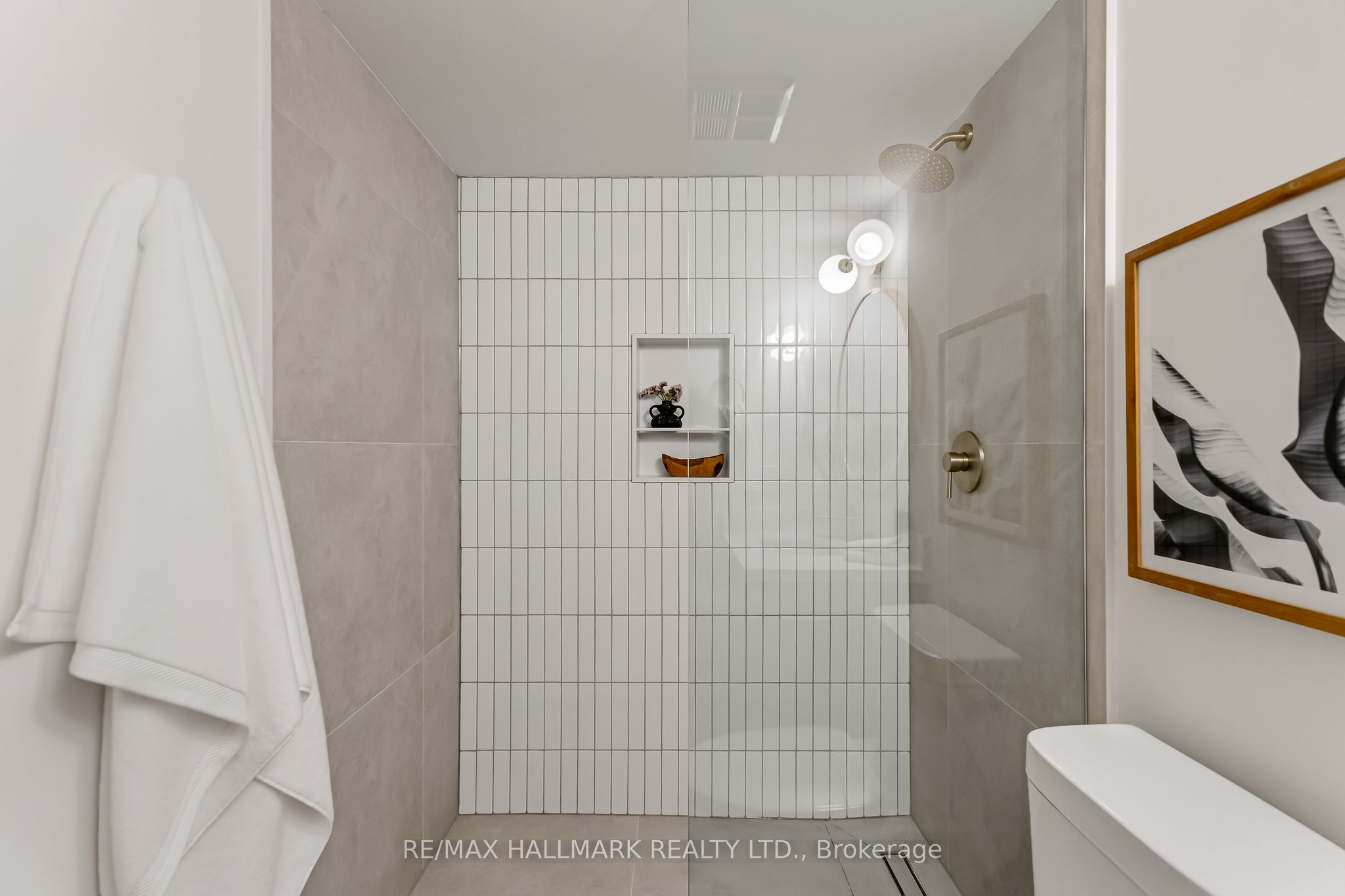 1797 Queen Street E 404 Property Photo 25