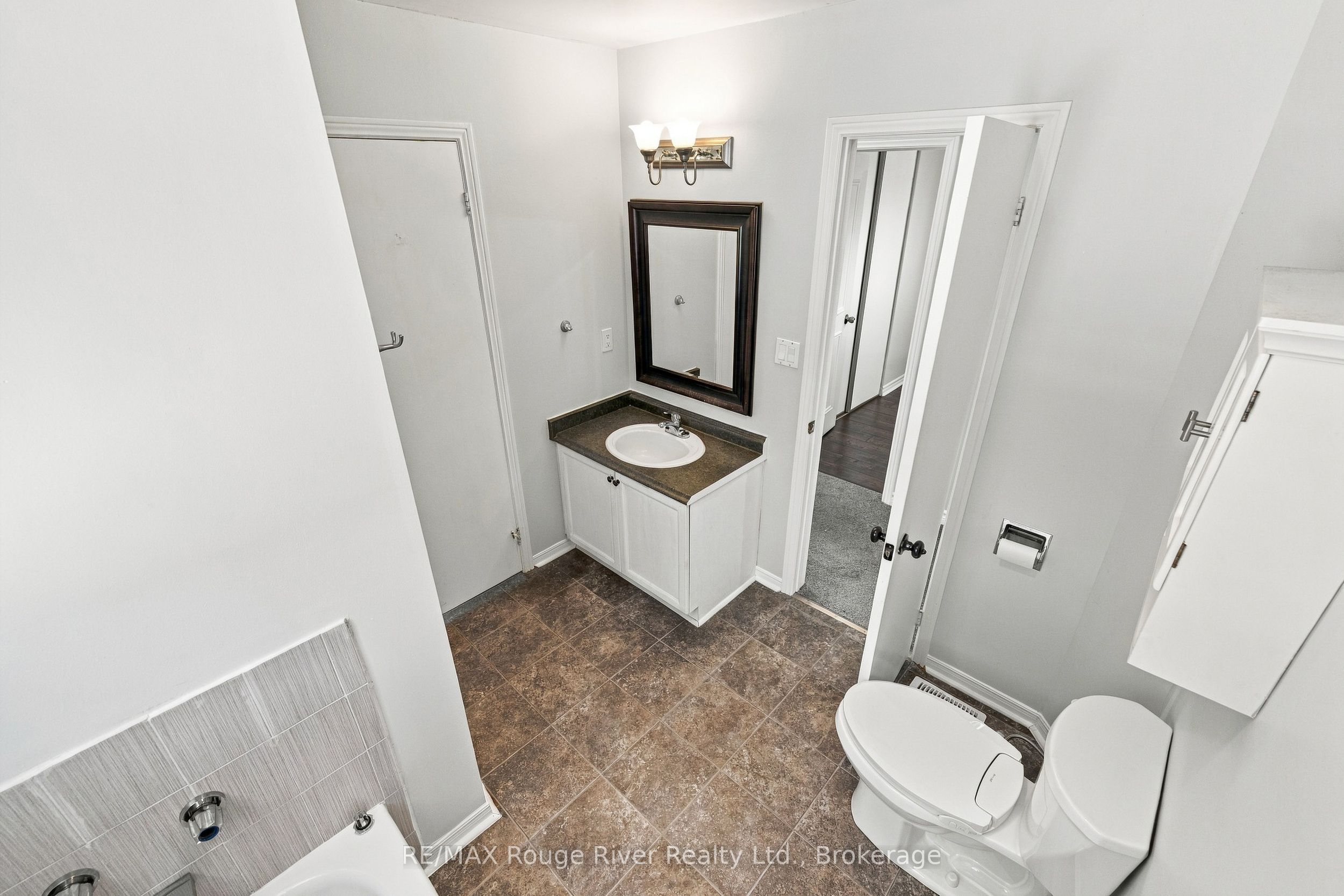 95 B Concession Street E Property Photo 25
