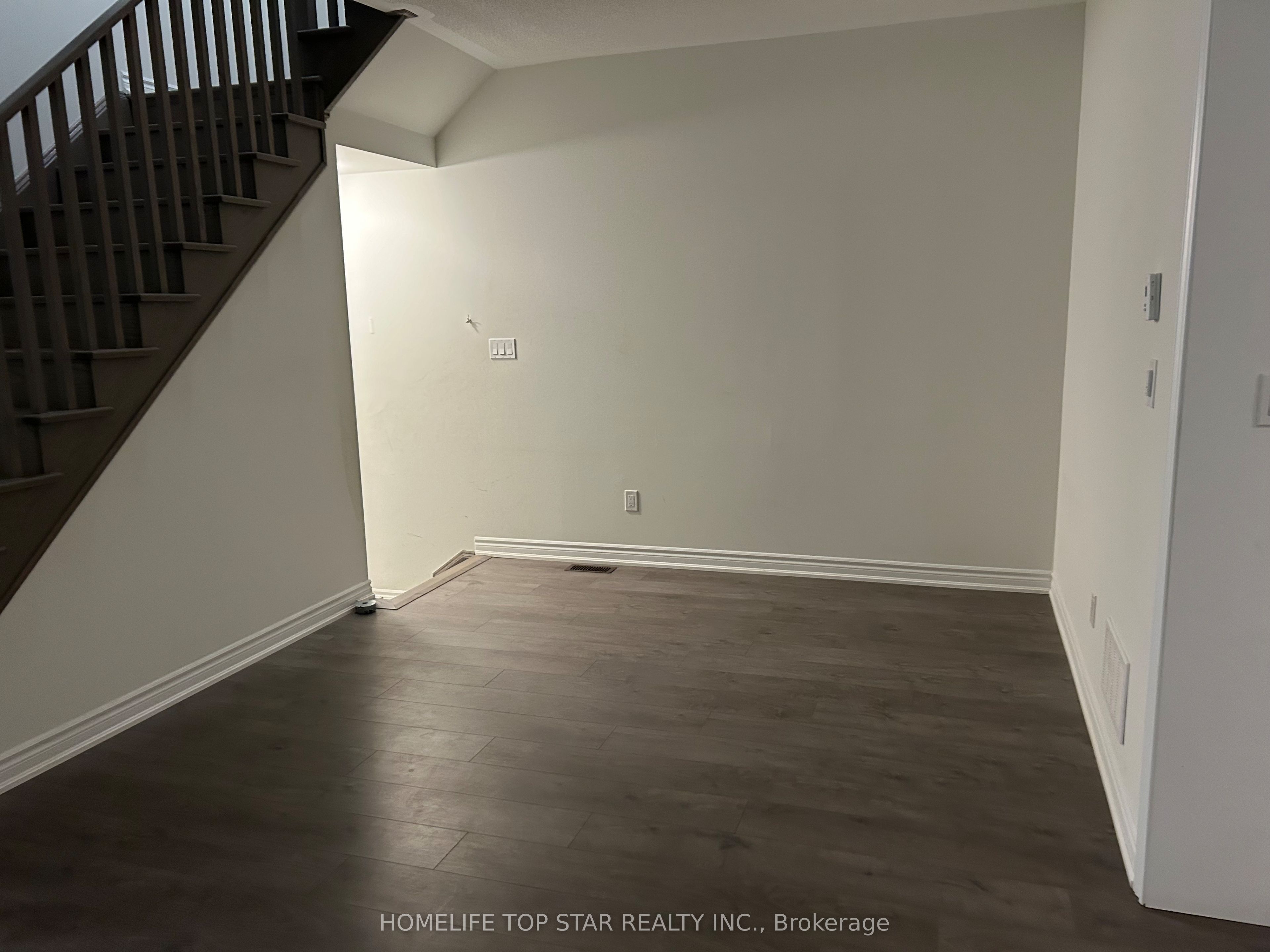 290 Okanagan Path Property Photo 2