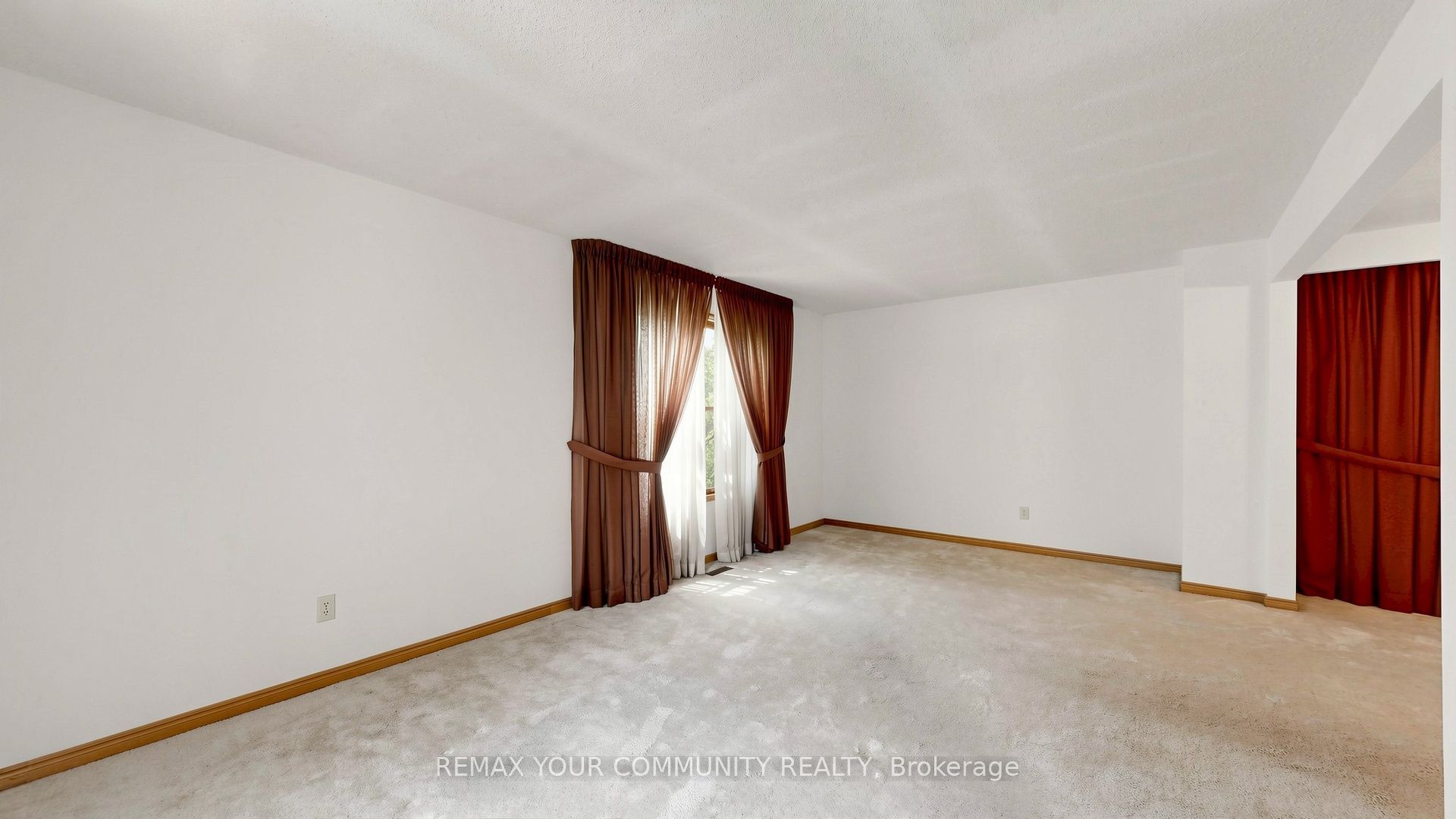 2 Trimontium Crescent Property Photo 4