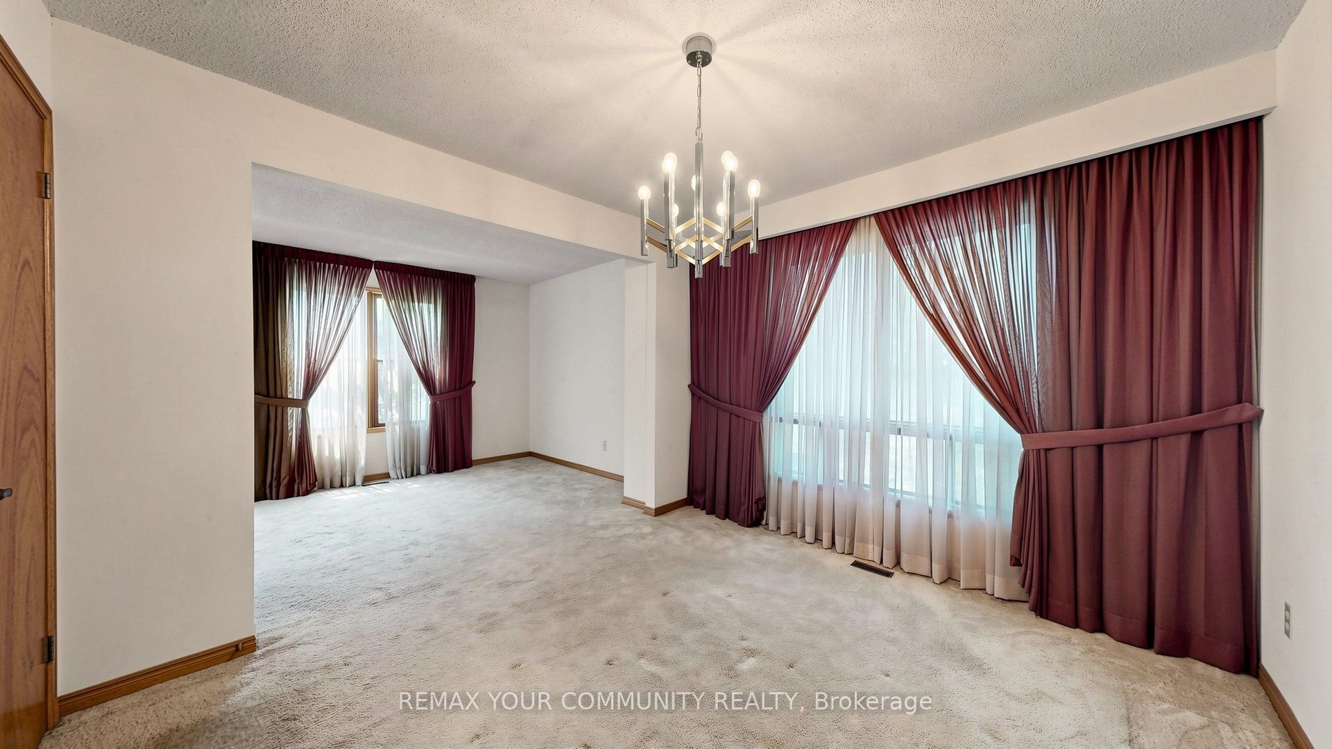 2 Trimontium Crescent Property Photo 8