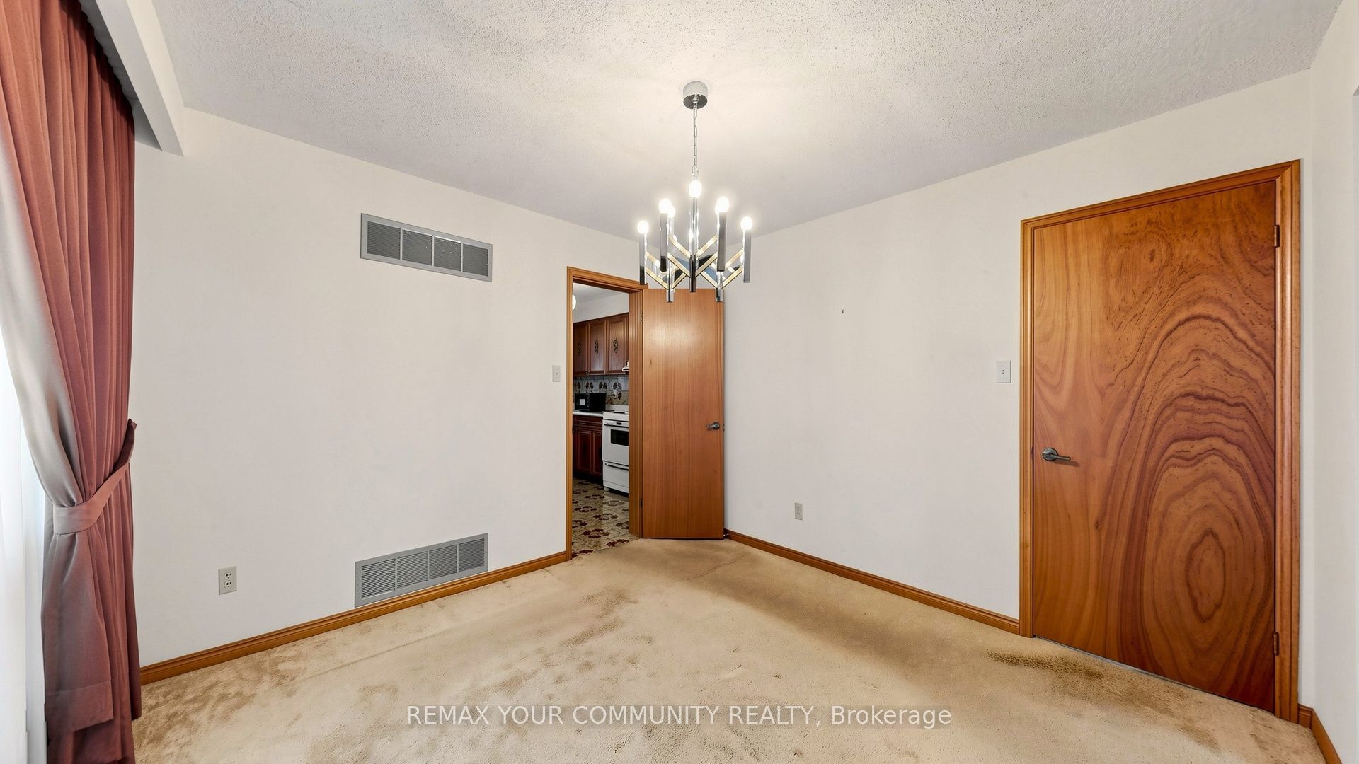2 Trimontium Crescent Property Photo 10