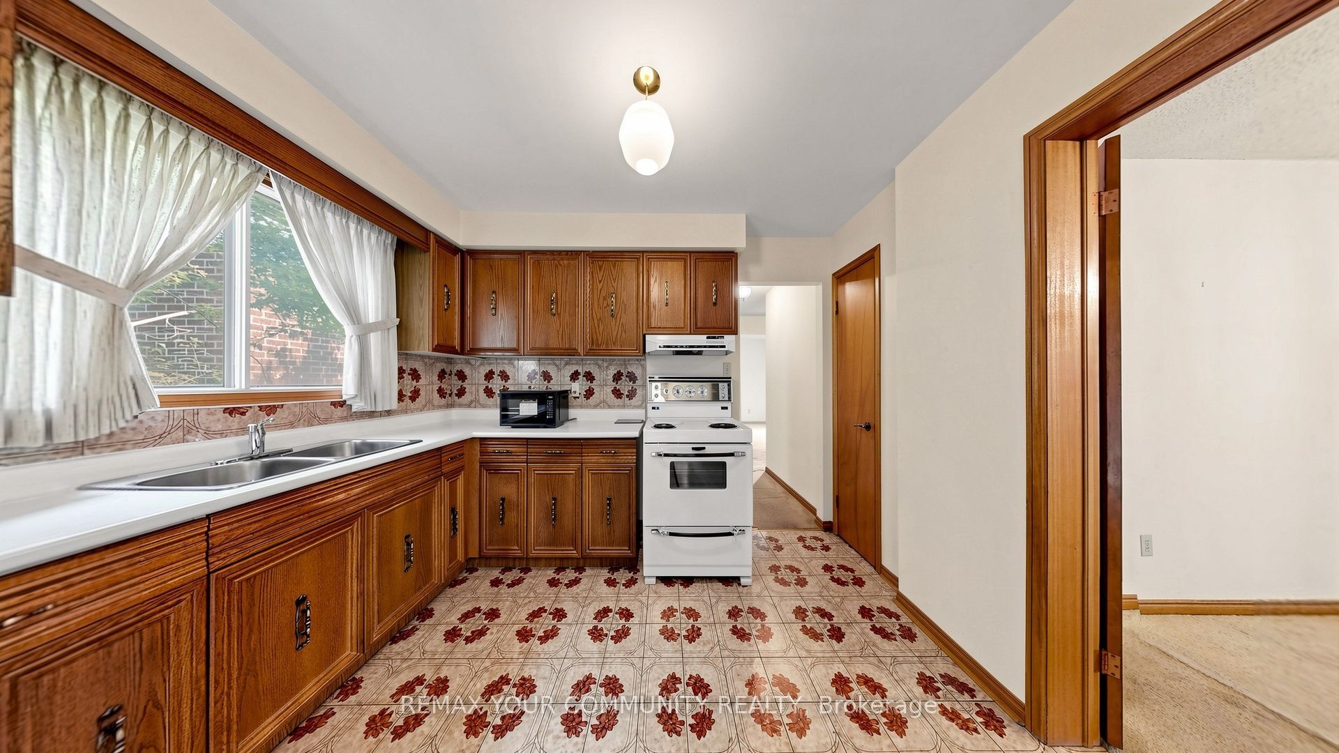 2 Trimontium Crescent Property Photo 11