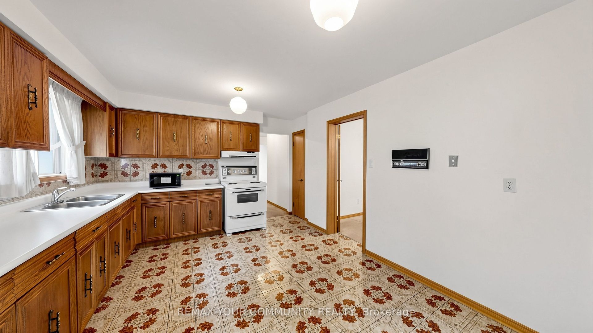 2 Trimontium Crescent Property Photo 14
